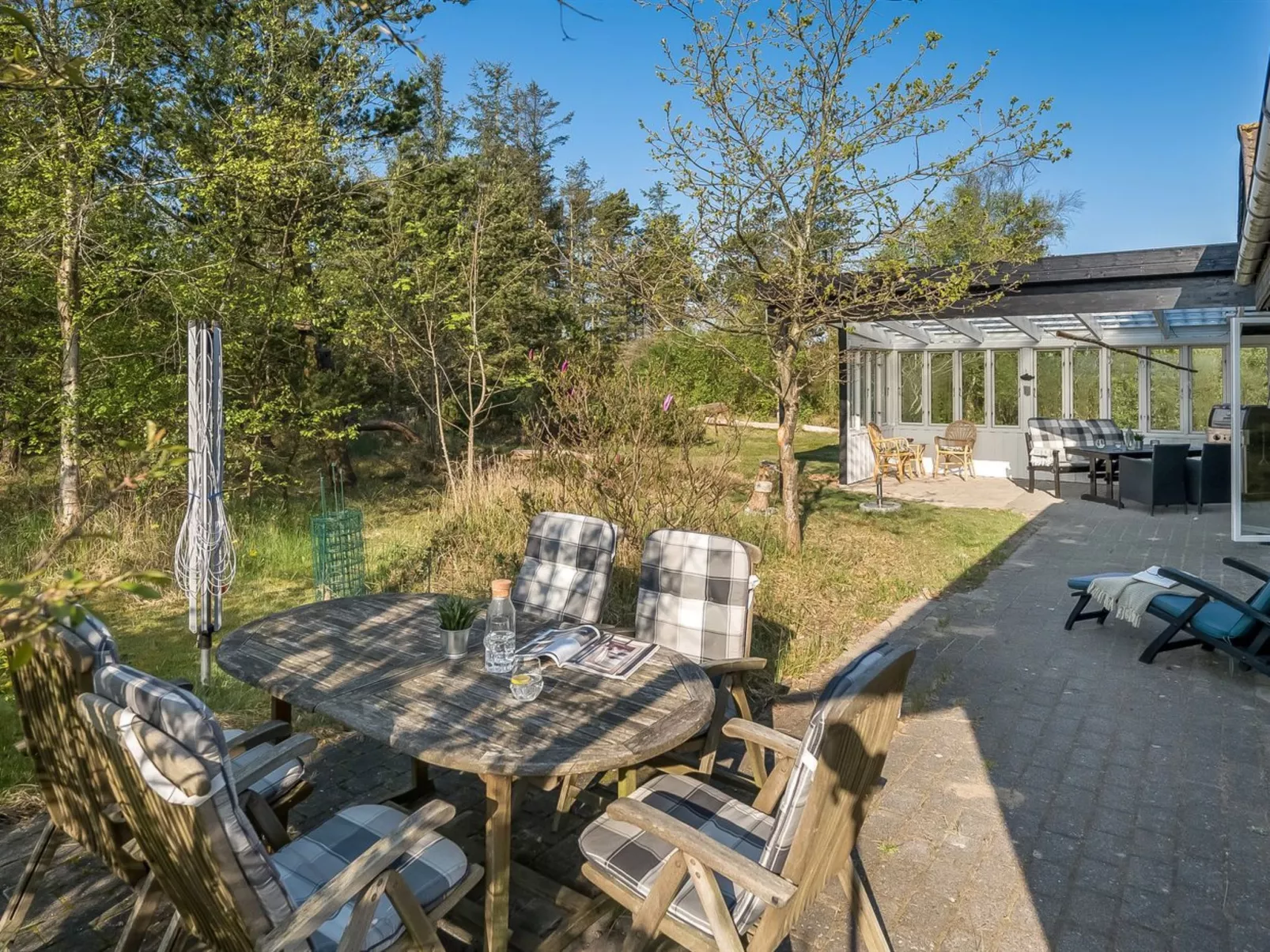 "Mirva" - 800m to the fjord-Buiten