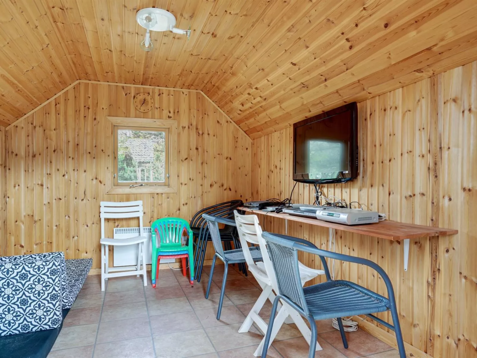 "Liliana" - 800m from the sea-Binnen