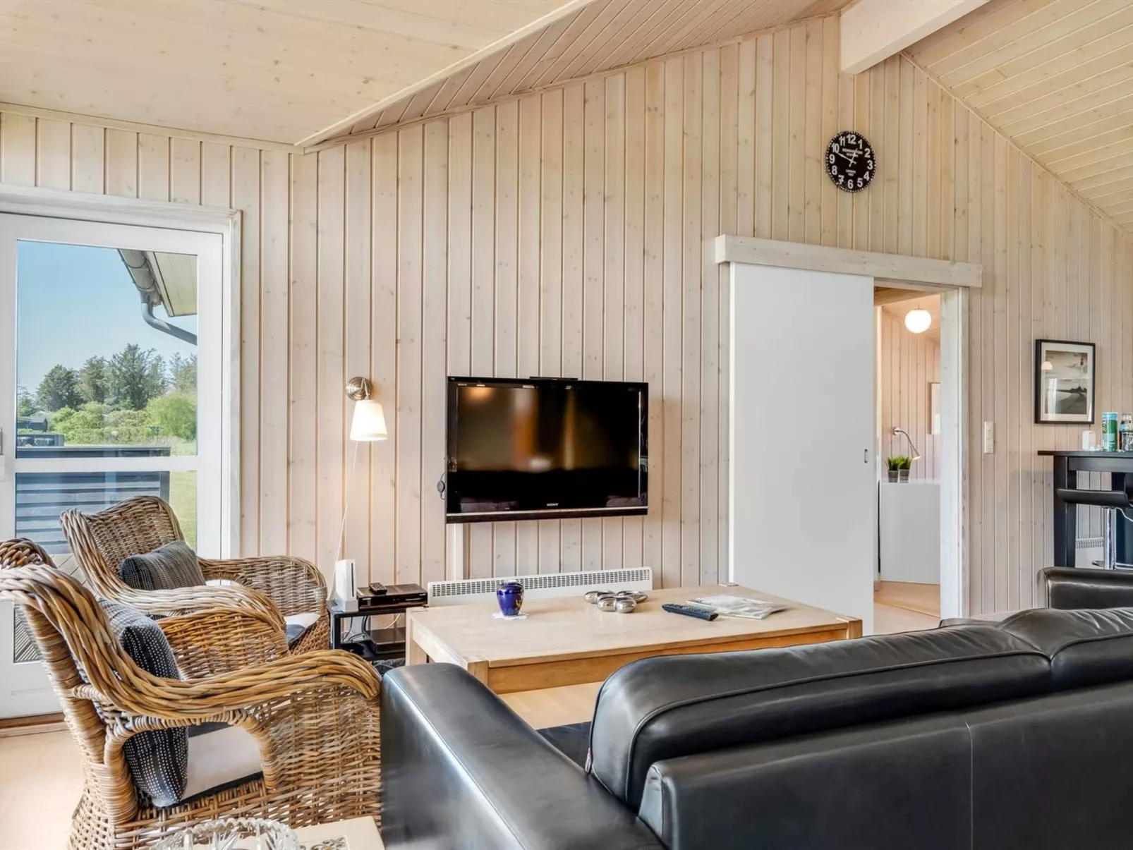 "Oskarvine" - 900m from the sea-Binnen