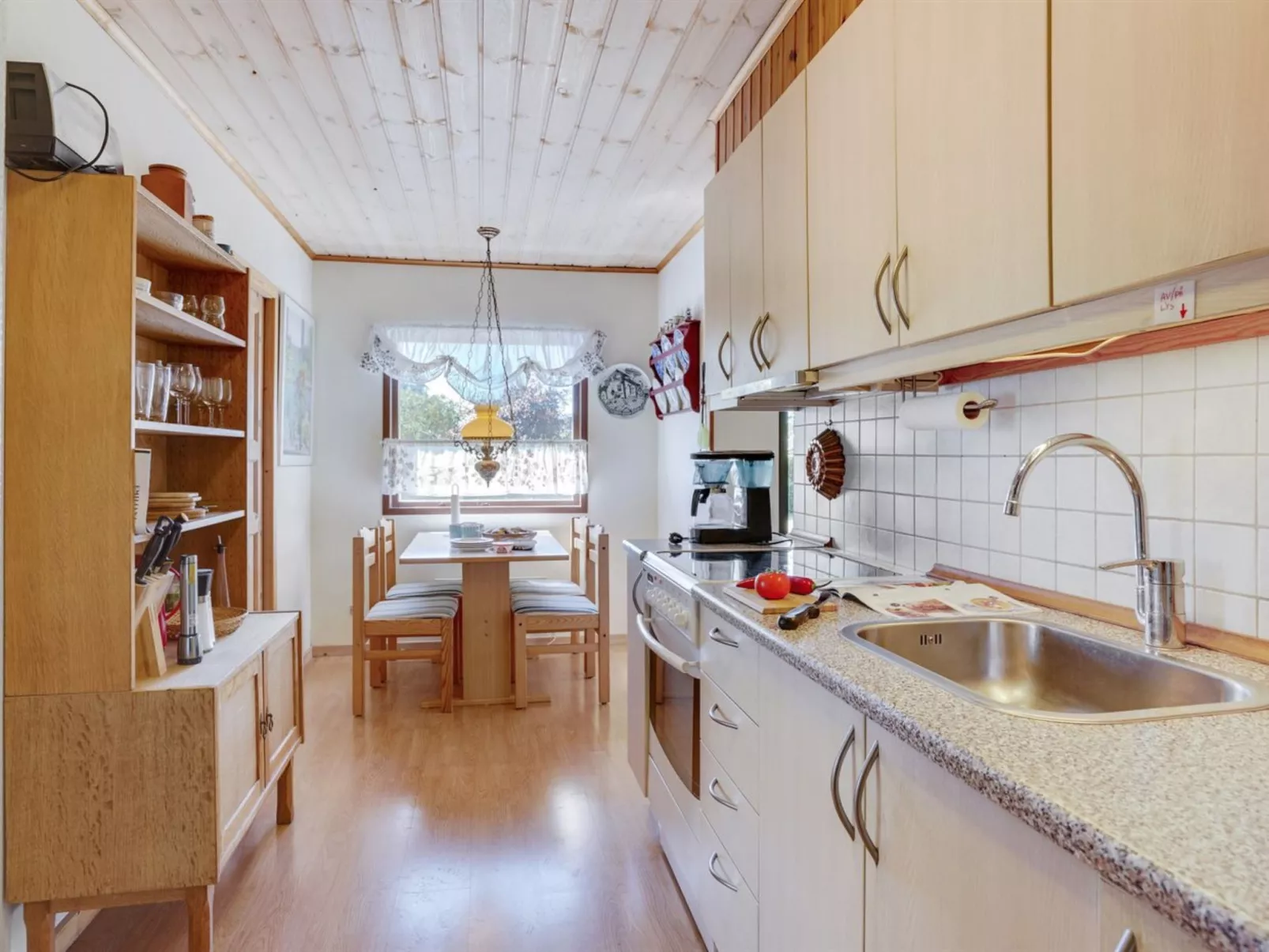 "Maelle" - 600m from the sea-Binnen