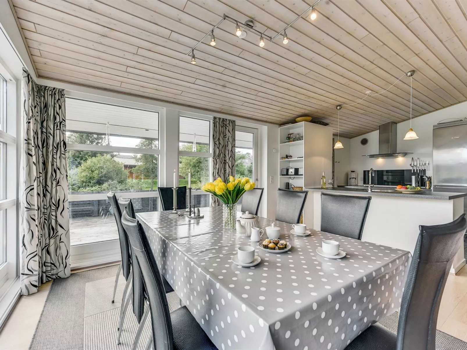 "Sylvelin" - 400m to the fjord-Binnen