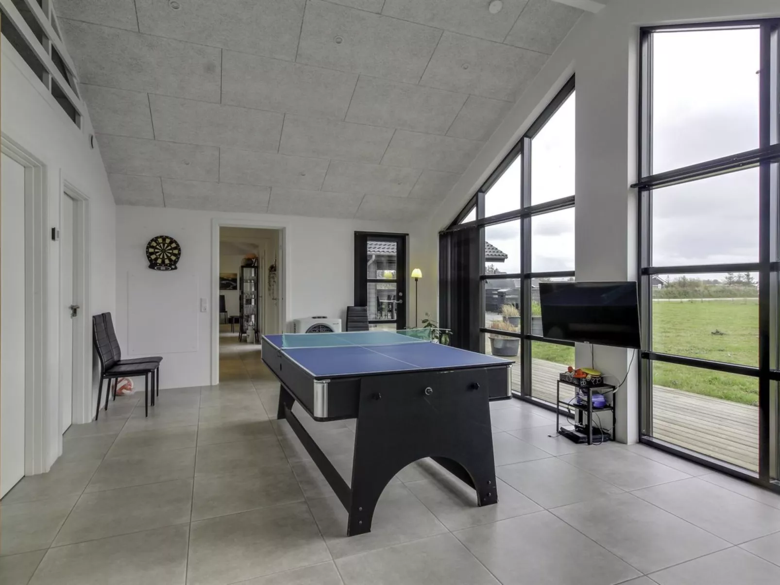 "Juho" - 900m from the sea-Binnen