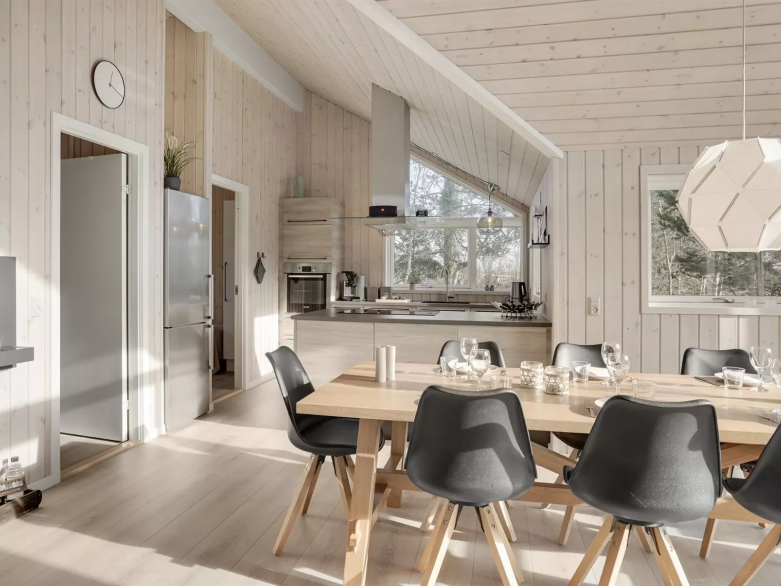 "Swavi" -  from the sea-Binnen