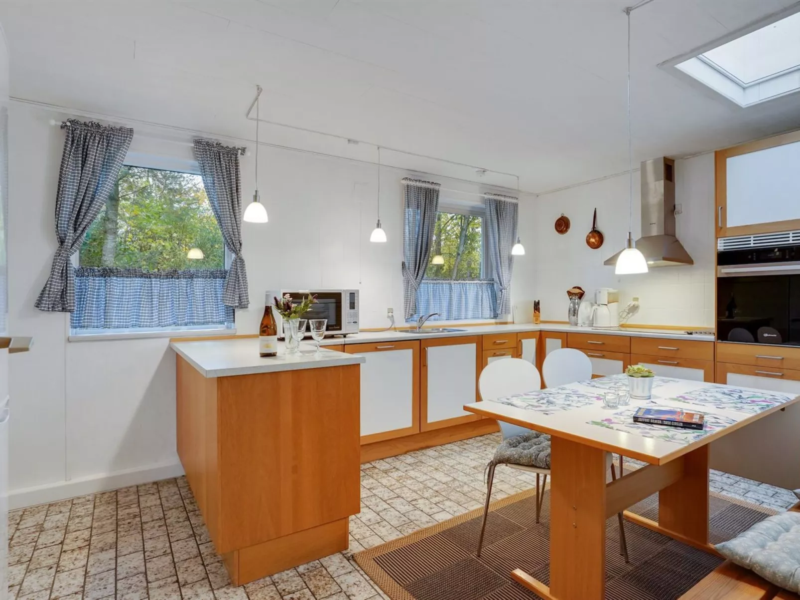 "Vogn" - 500m to the fjord-Binnen