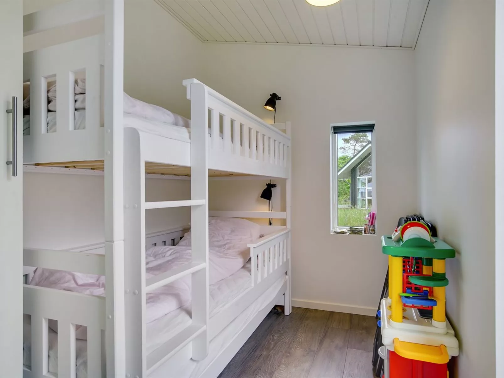 "Gjorgje" - 100m from the sea-Binnen