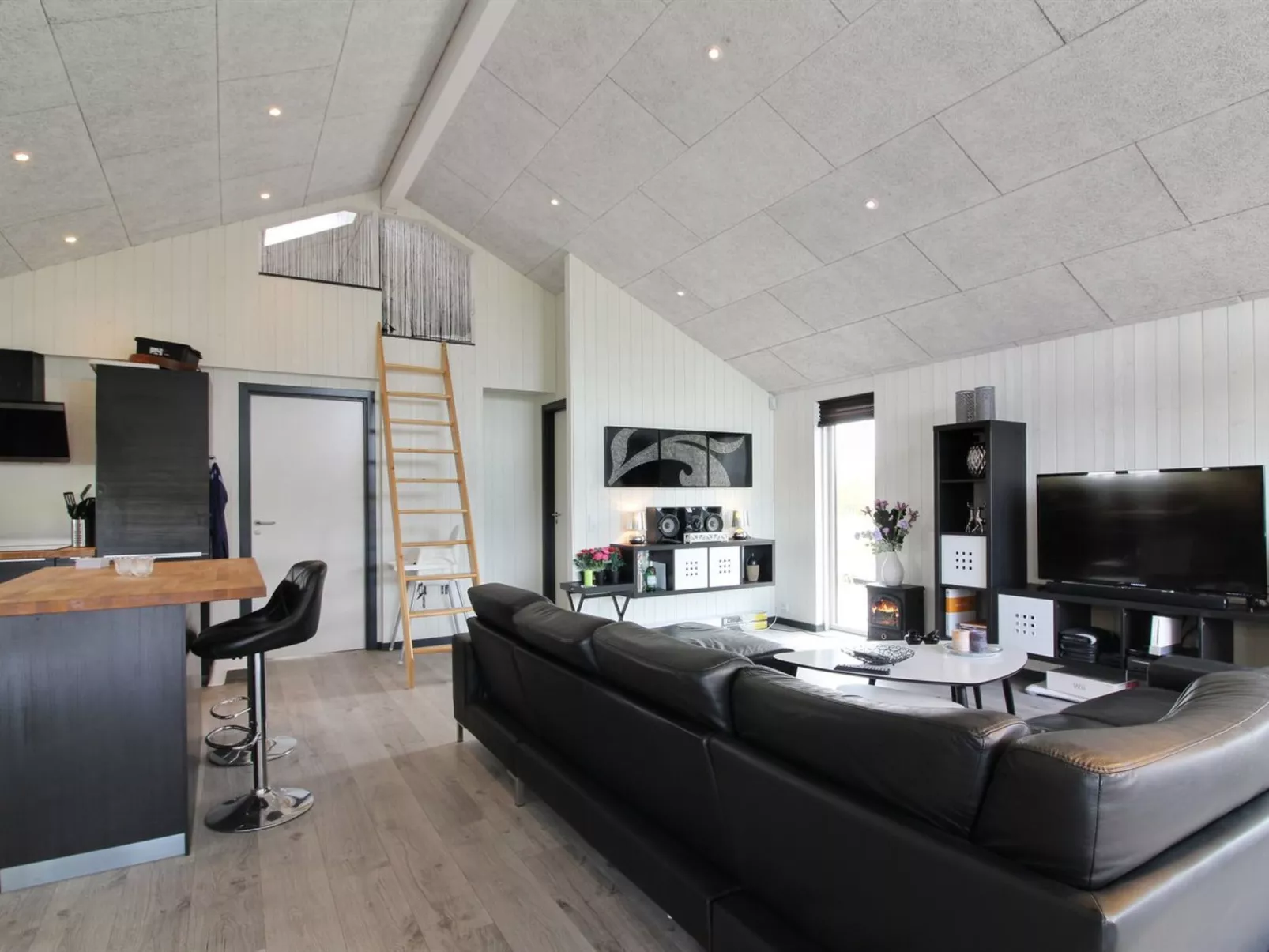 "Aldina" - 1.5km from the sea-Binnen