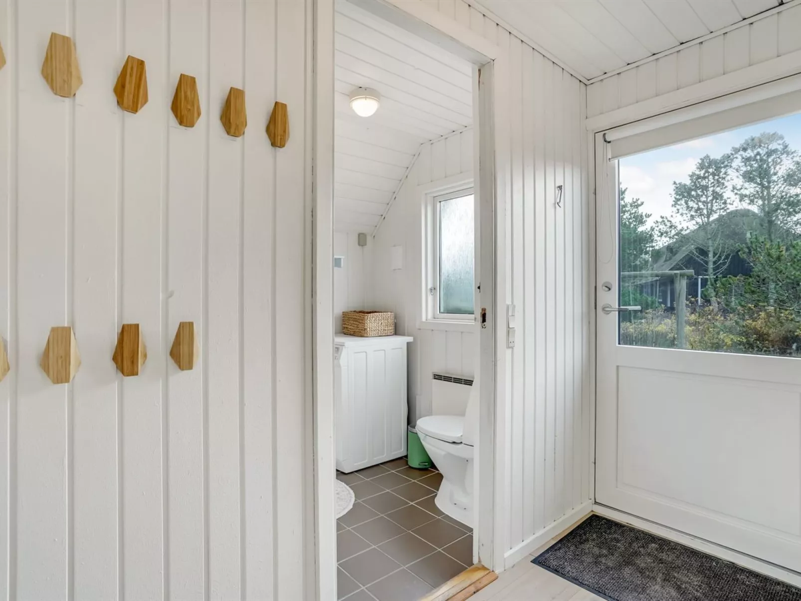 "Edvi" - 1.6km from the sea-Binnen