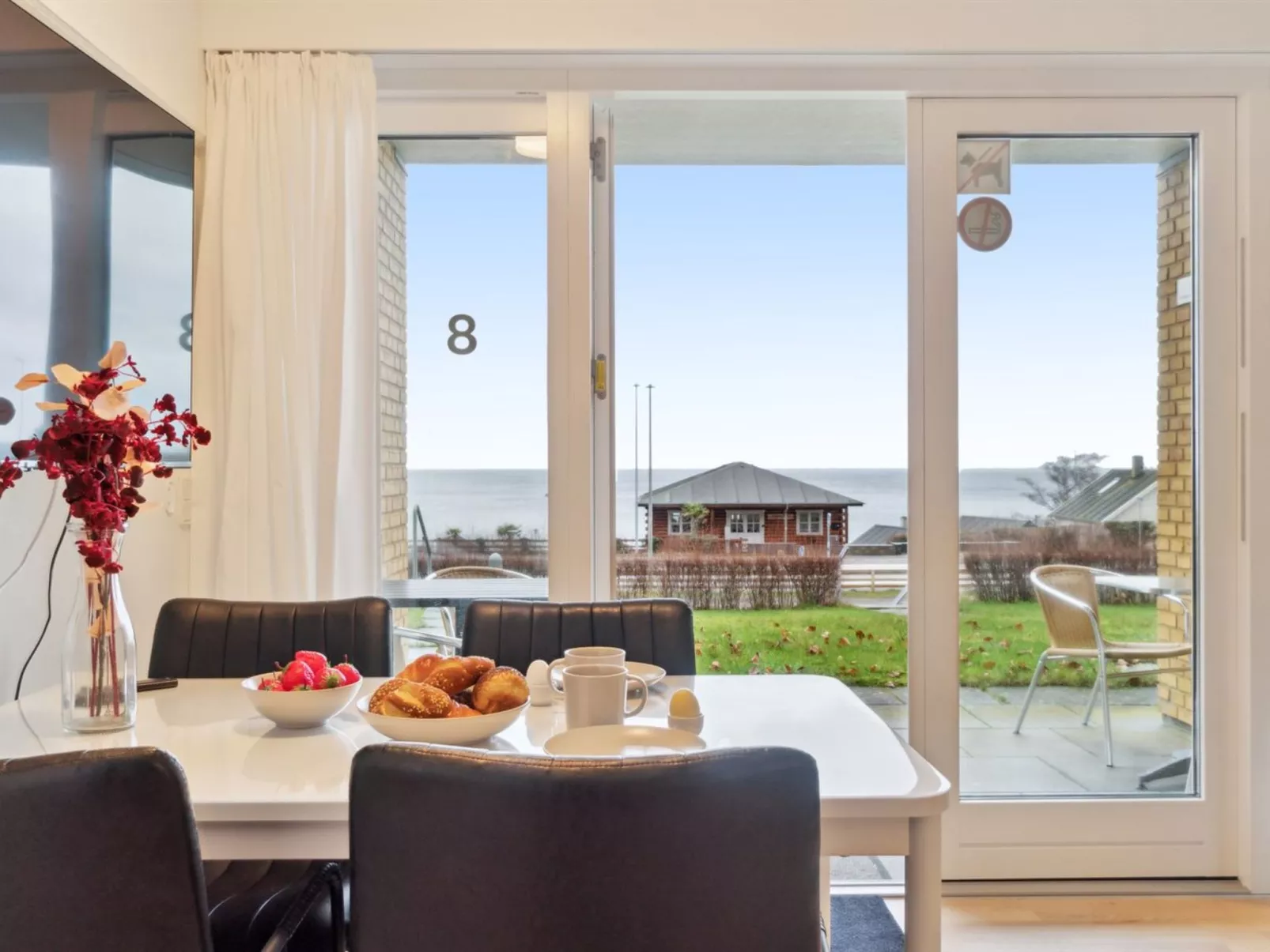 "Annelie" - 75m from the sea-Binnen