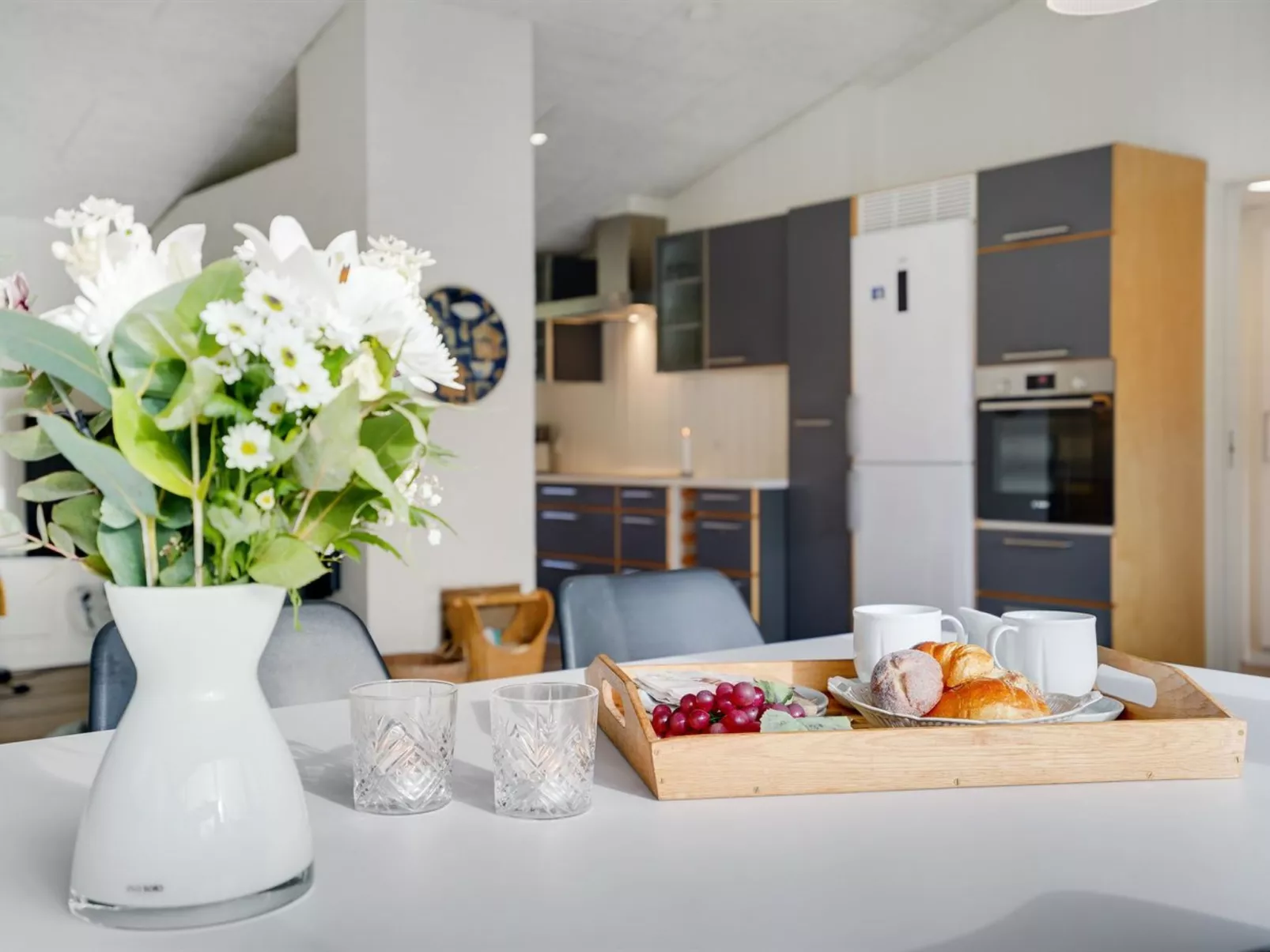 "Ridvan" - 500m from the sea-Binnen