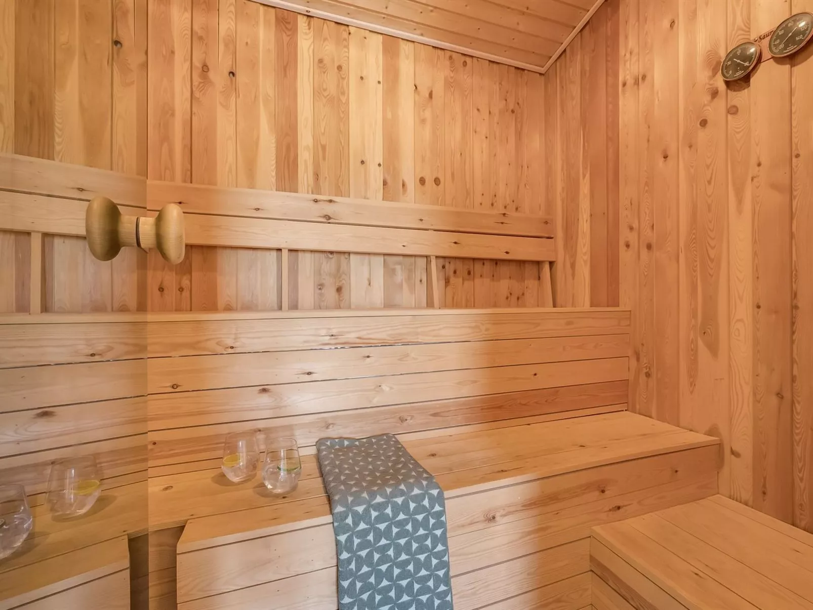 "Temelko" - 200m from the sea-Binnen