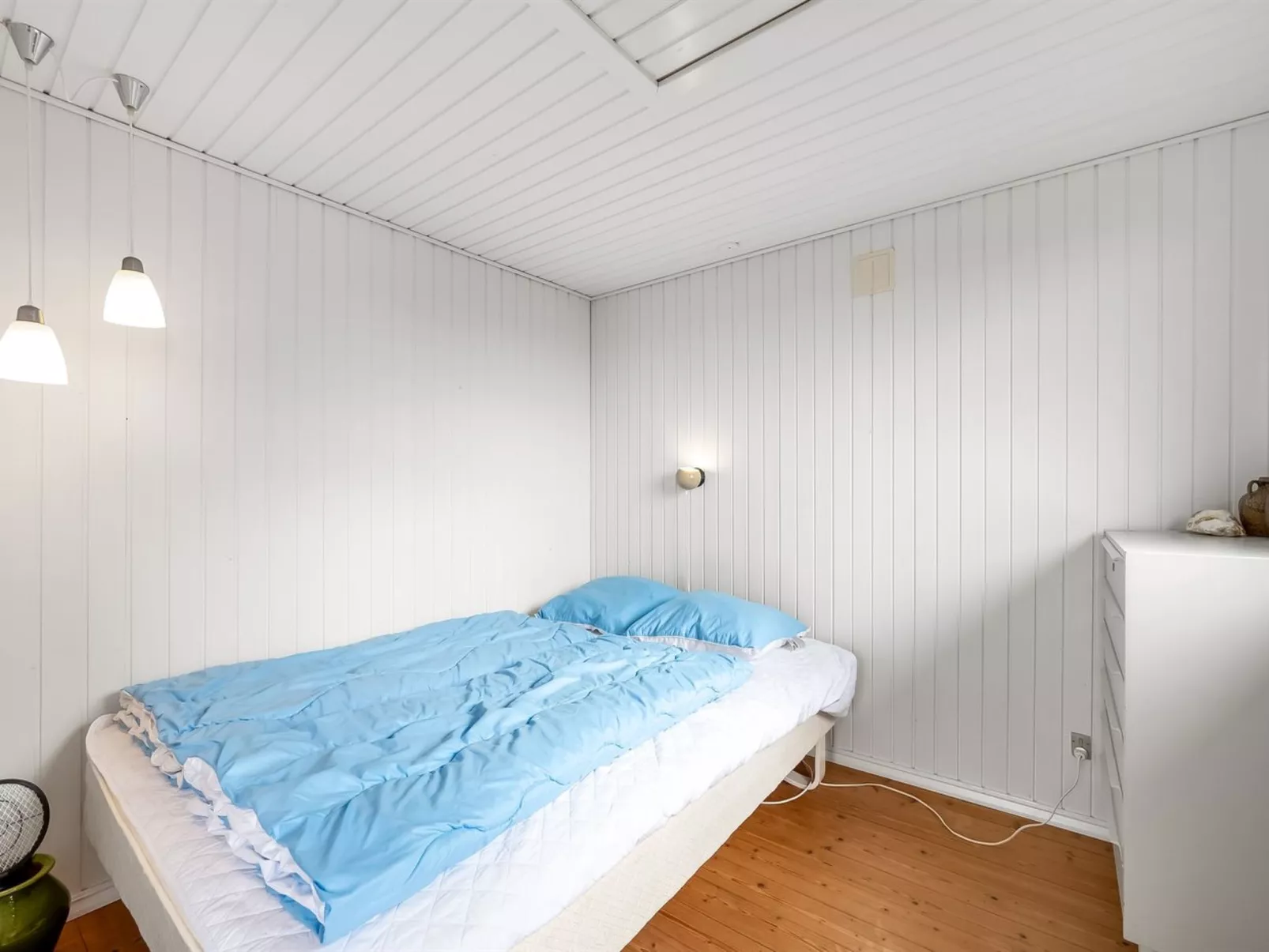 "Heera" - 100m to the fjord-Binnen