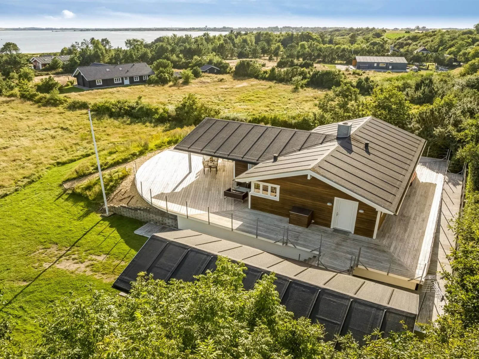 "Eljas" - 200m to the fjord-Buiten