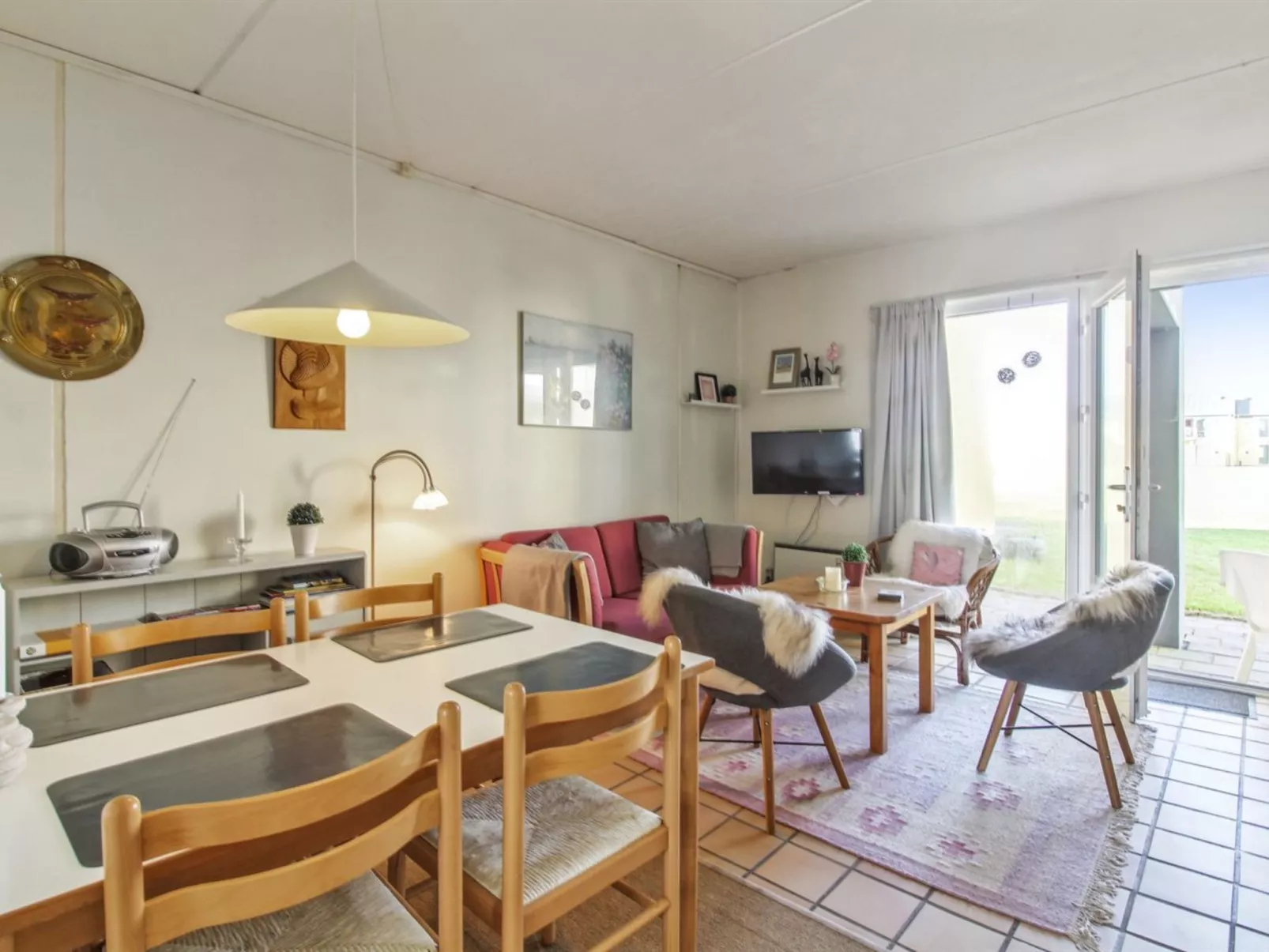 "Solveg" - 150m from the sea-Binnen