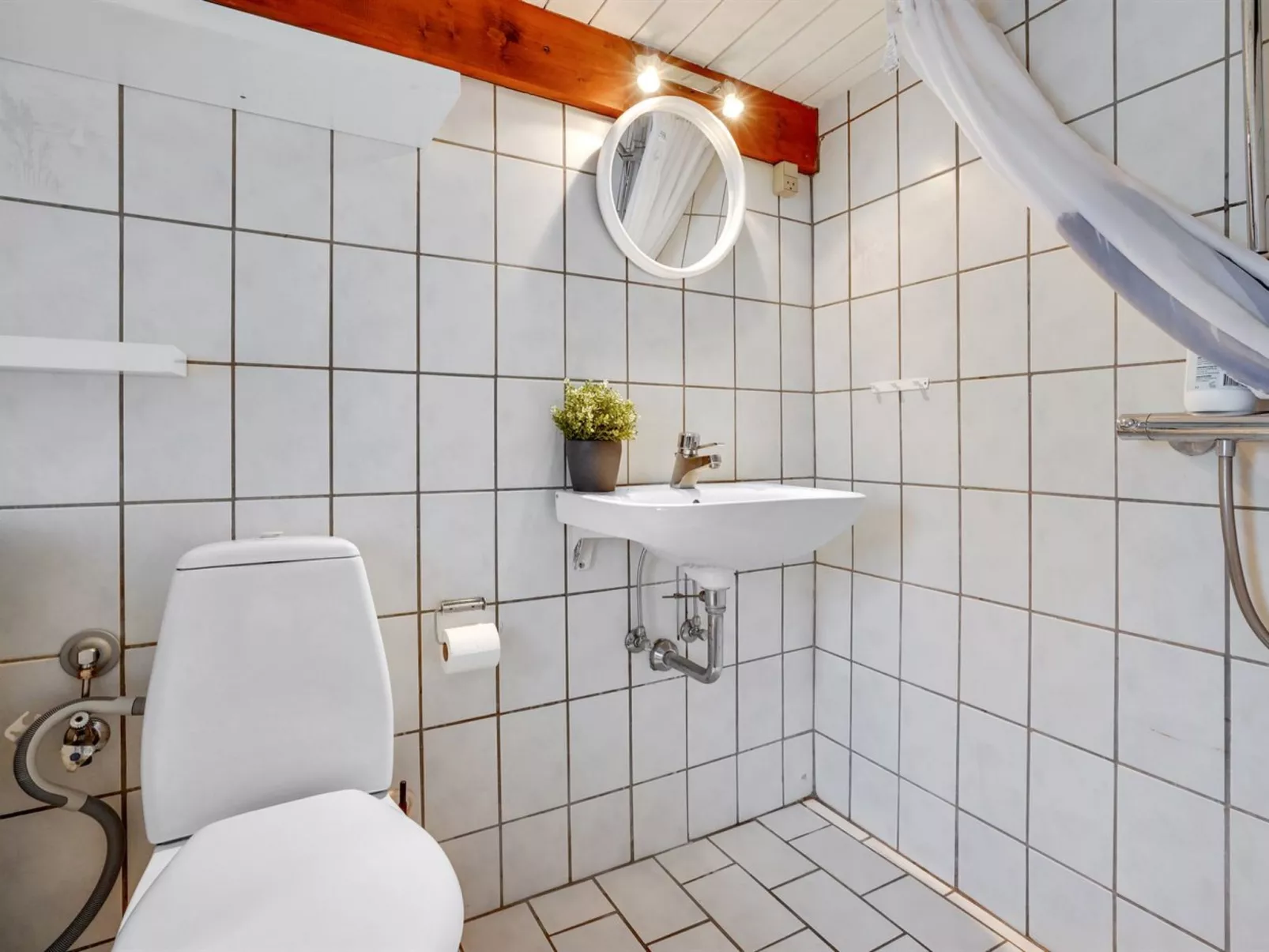 "Miko" - 19km from the sea-Binnen