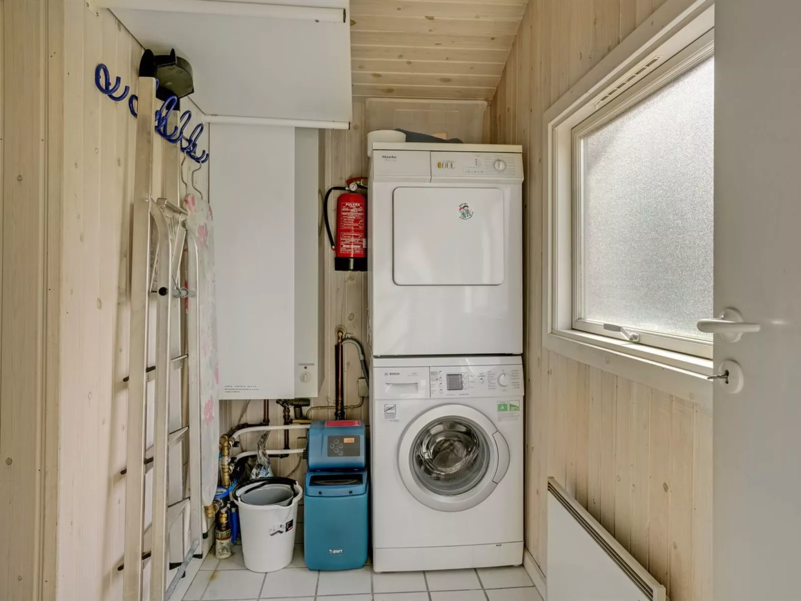 "Folke" - 250m from the sea-Binnen