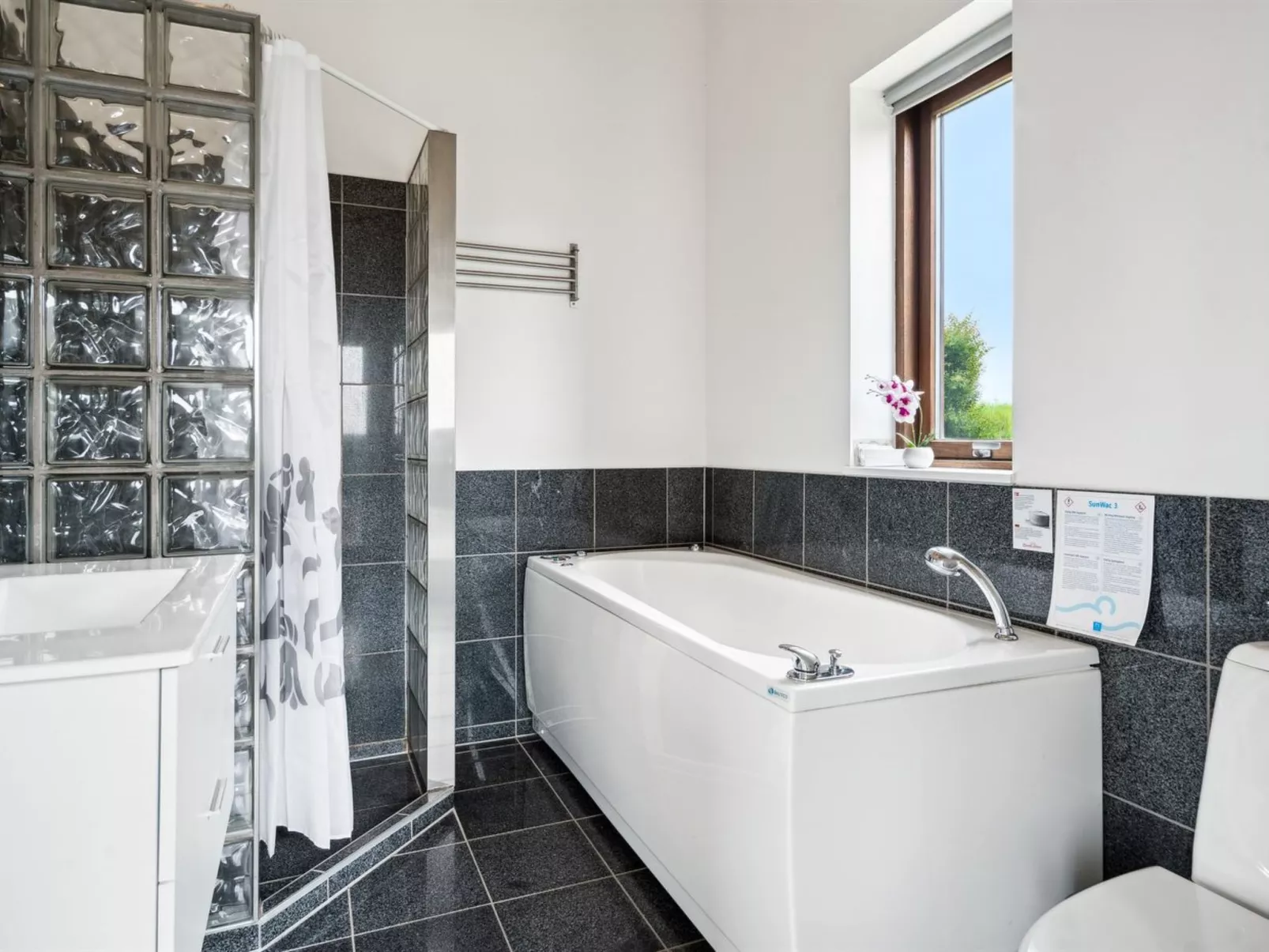 "Elara" - 200m from the sea-Binnen