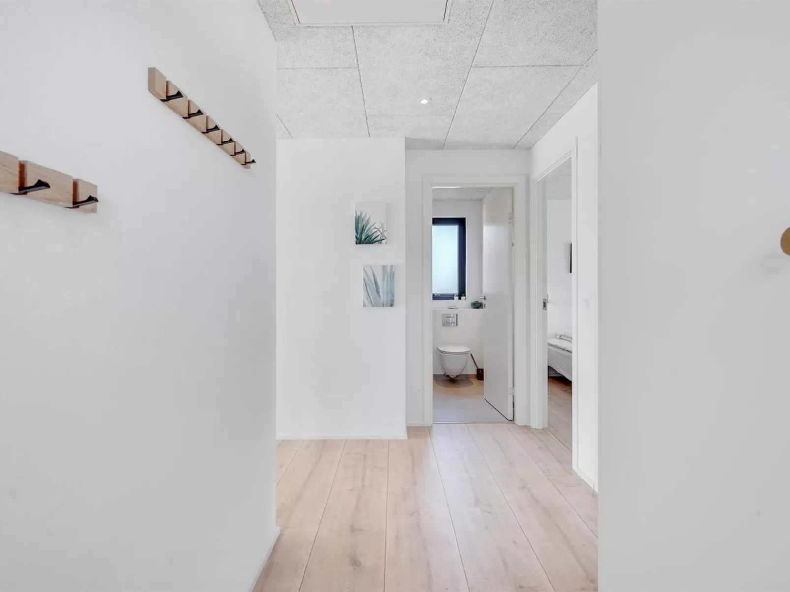 "Haley" - 150m from the sea-Binnen