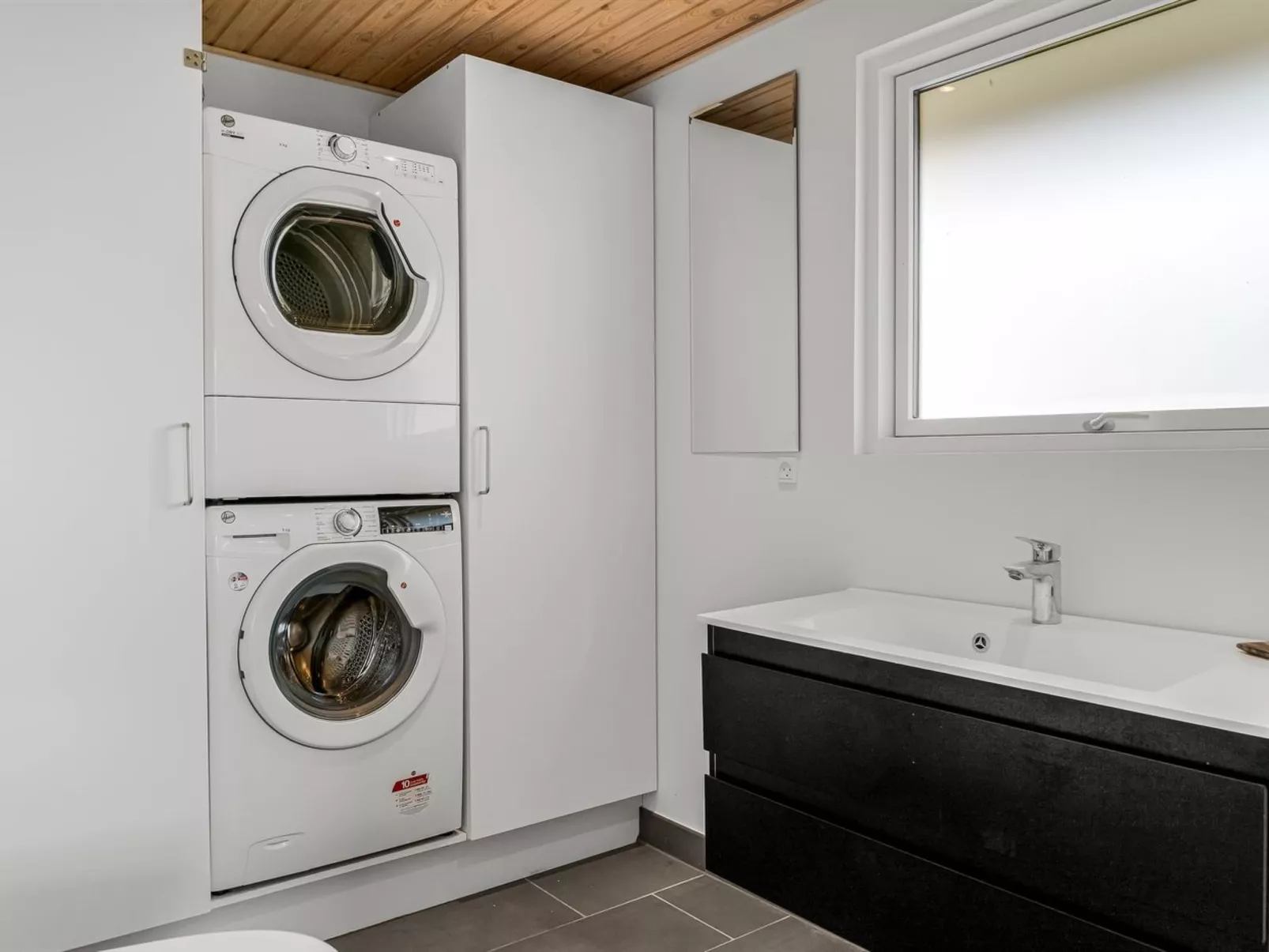 "Aatu" - 360m from the sea-Binnen