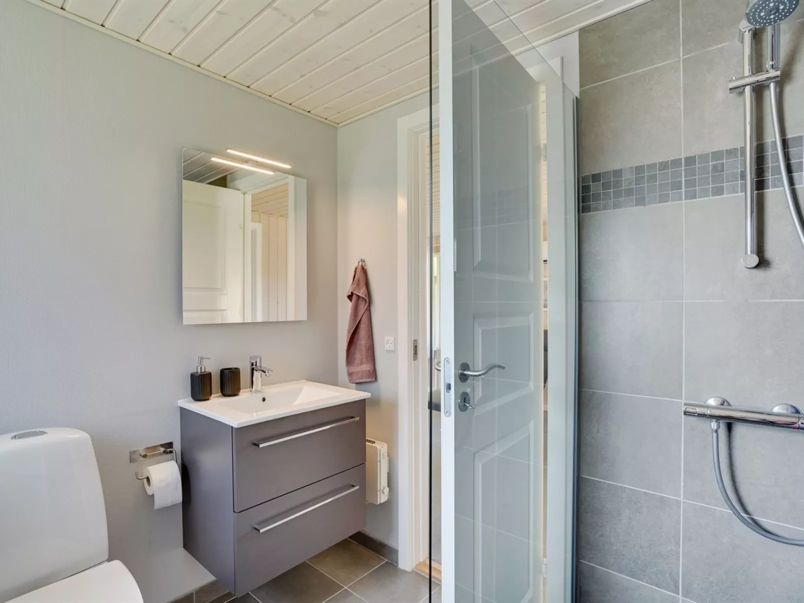 "Josefiina" - 450m to the fjord-Binnen