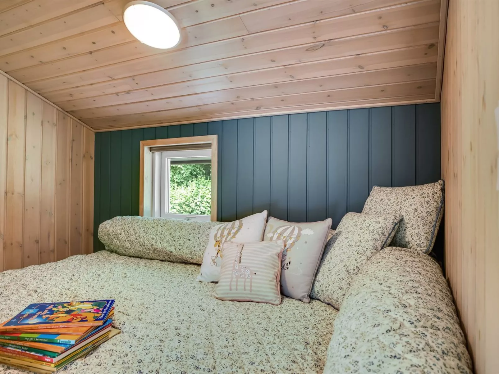 "Yorrit" - 500m to the fjord-Binnen