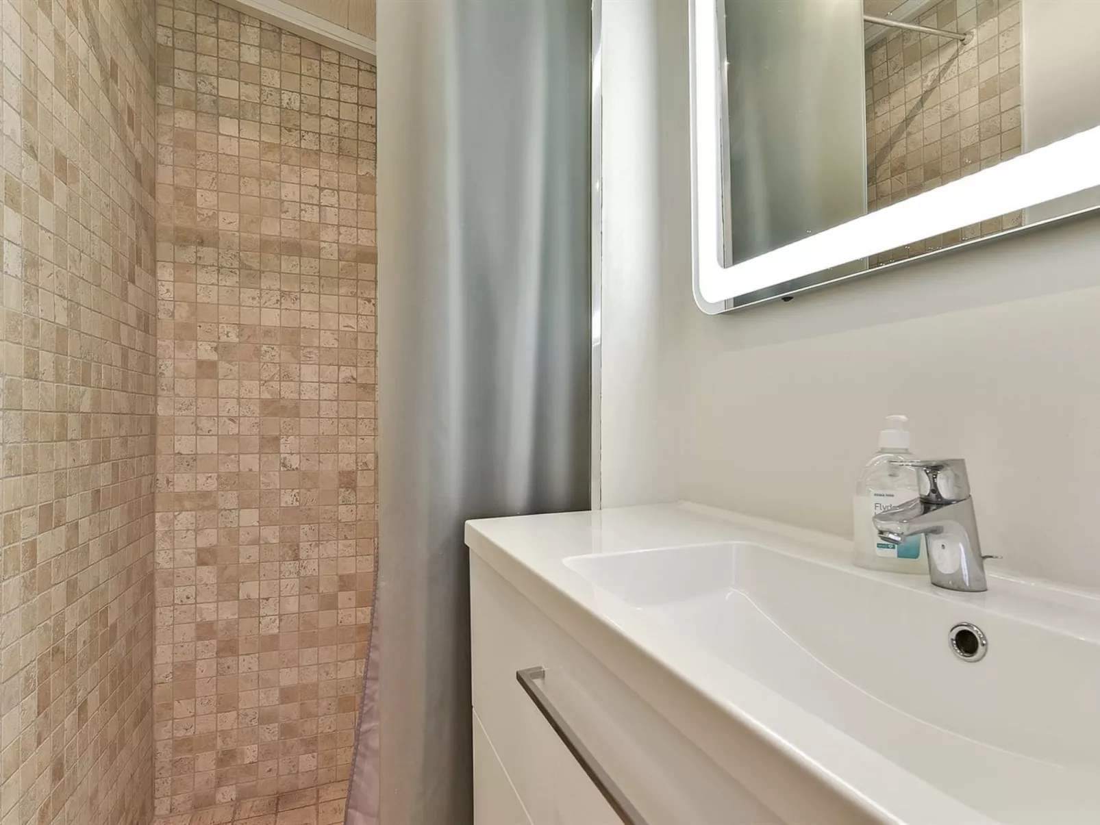 "Viljami" - 20m from the sea-Binnen