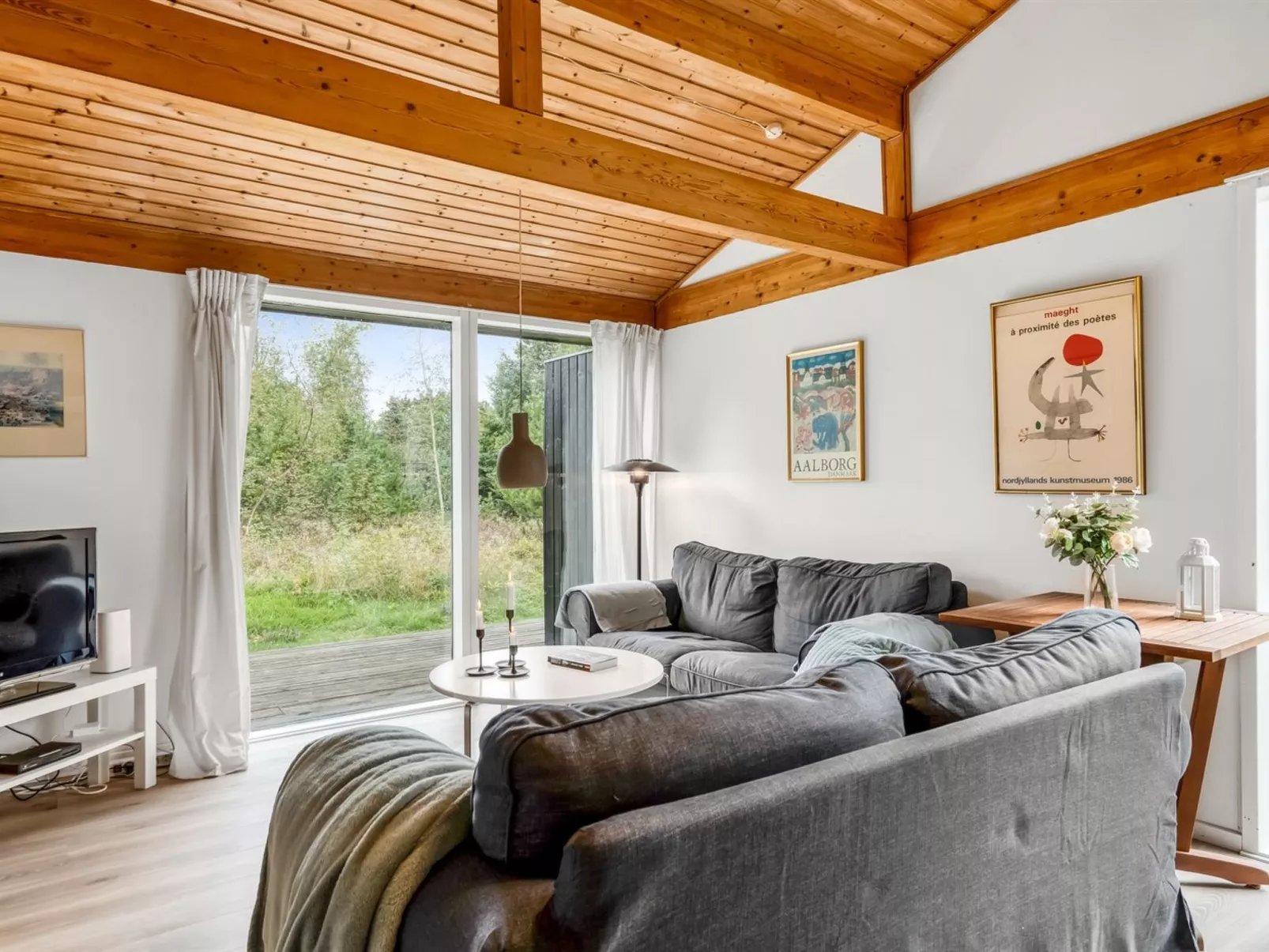 "Thomine" - 200m from the sea-Binnen