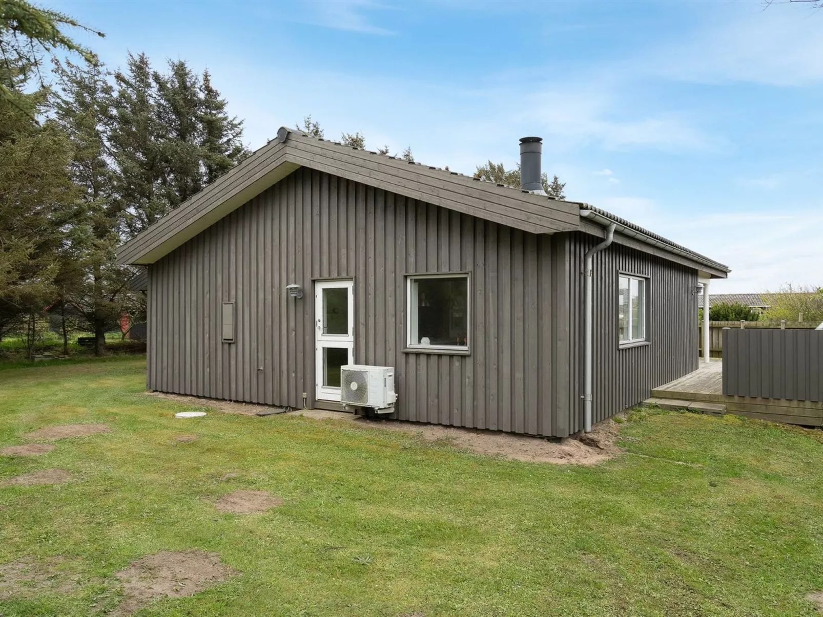 "Aarthi" - 637m from the sea-Buiten