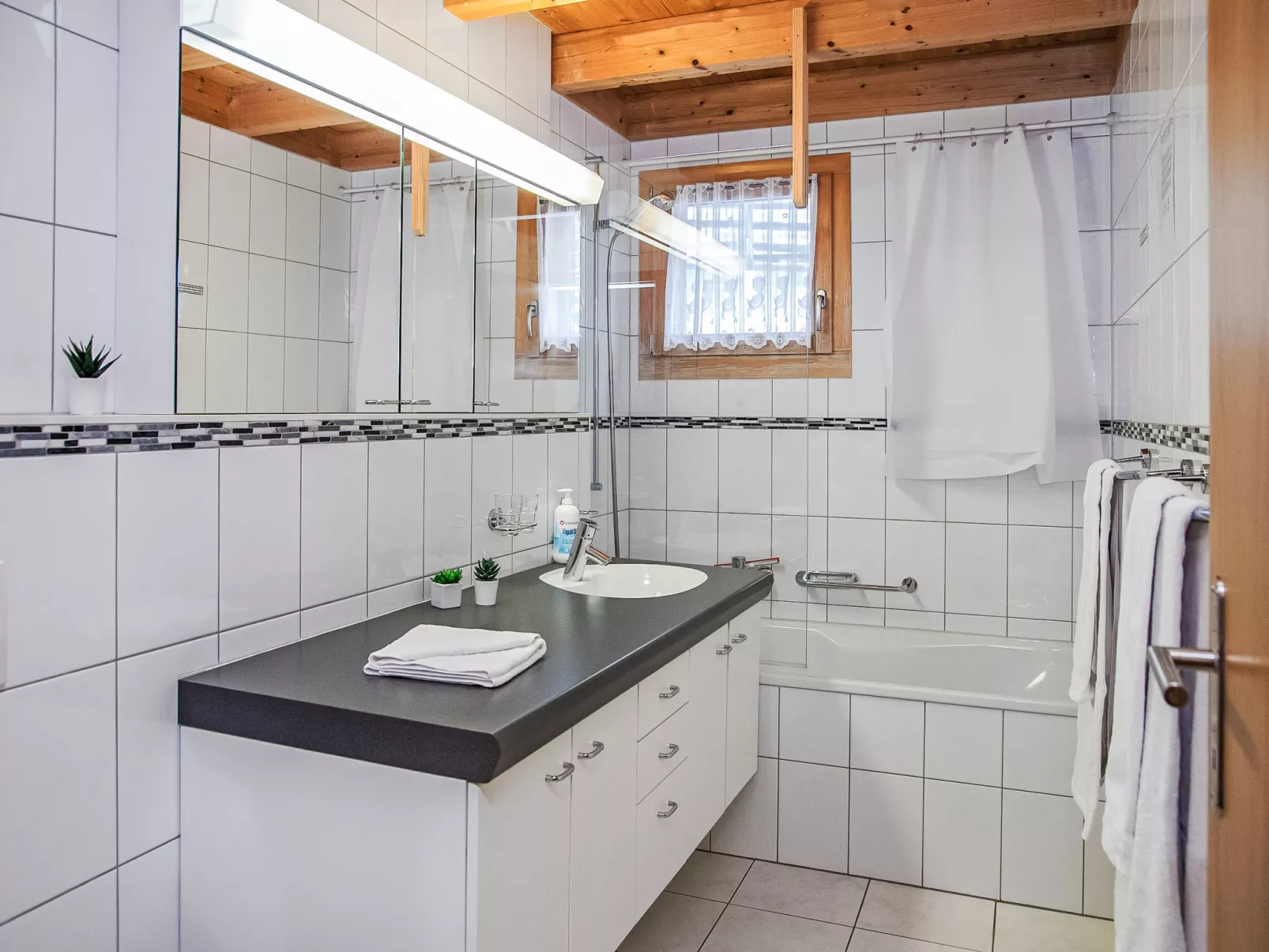 Racer's Retreat Apt.12-Binnen