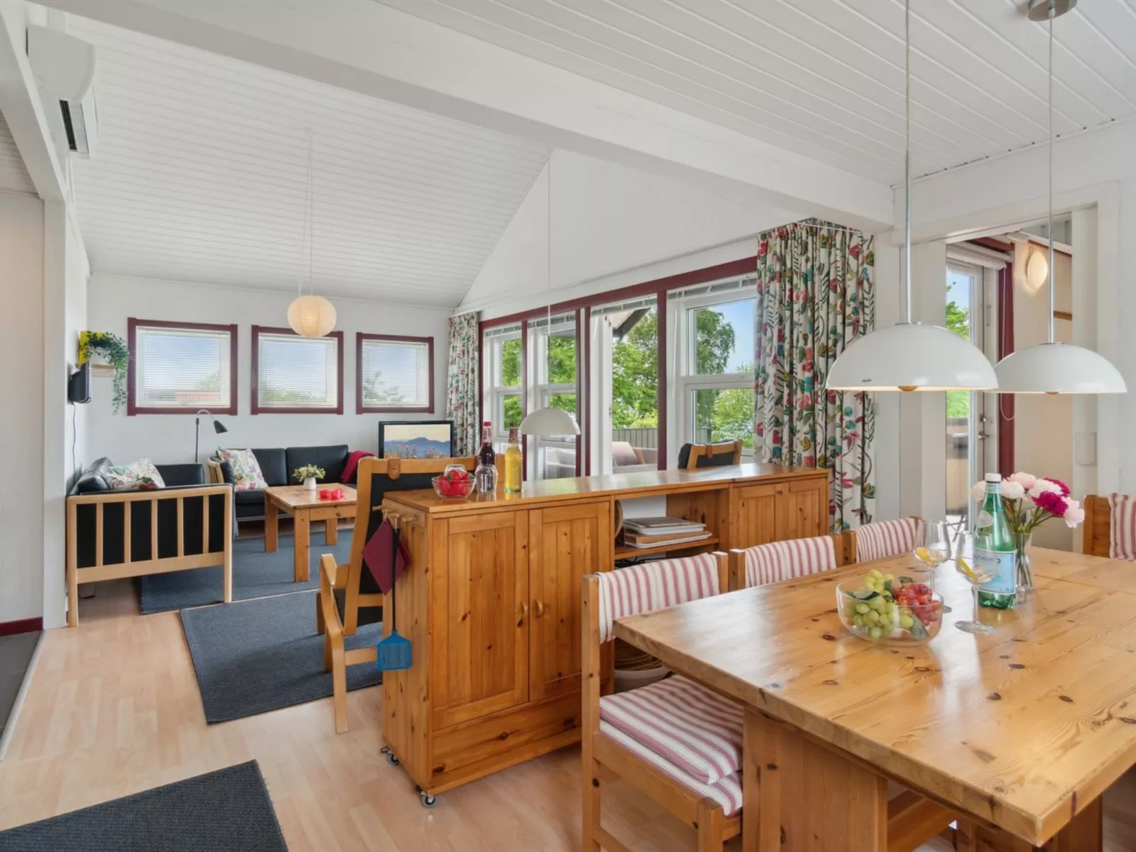 "Mauritz" - 300m from the sea-Binnen