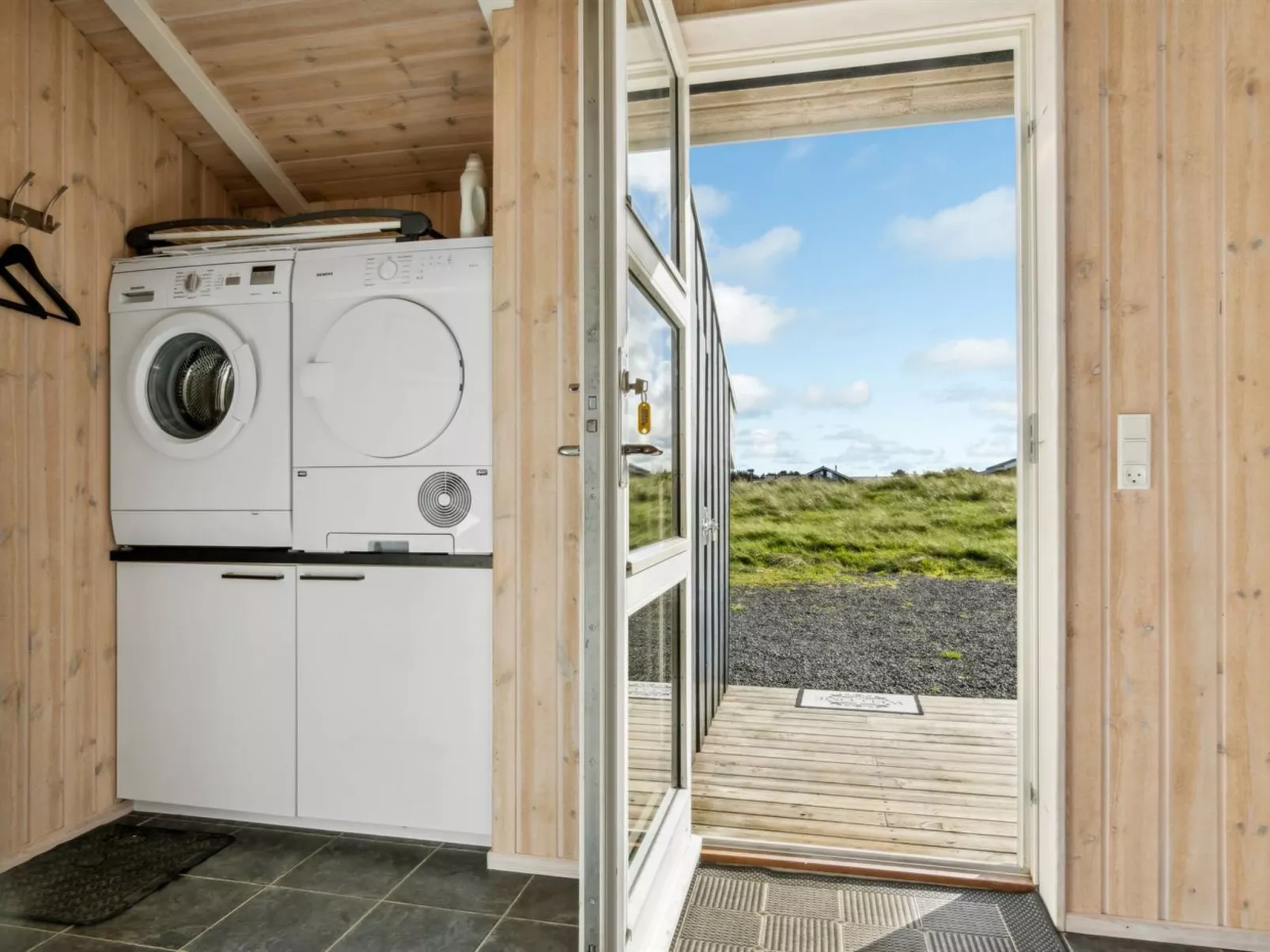 "Simona" - 300m from the sea-Binnen