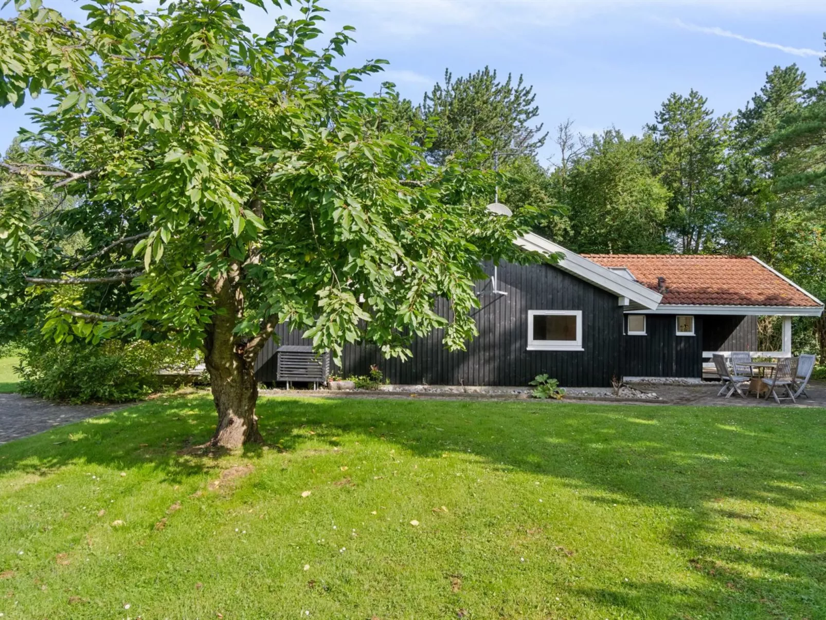 "Batsha" - 350m from the sea-Buiten