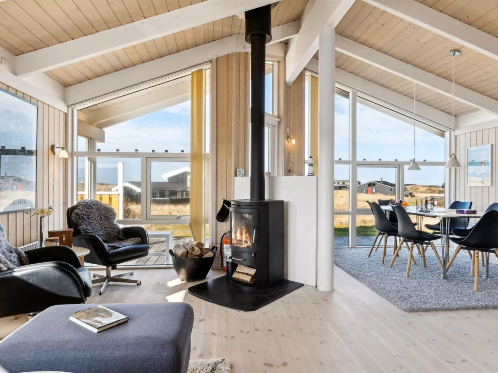 "Bjarni" - 239m from the sea-Binnen