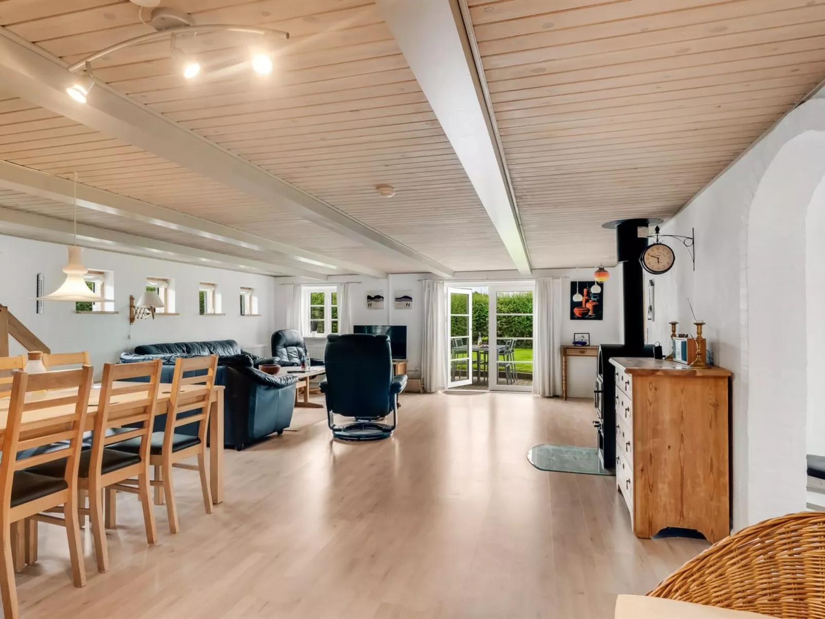 "Aliza" - 300m to the fjord-Binnen