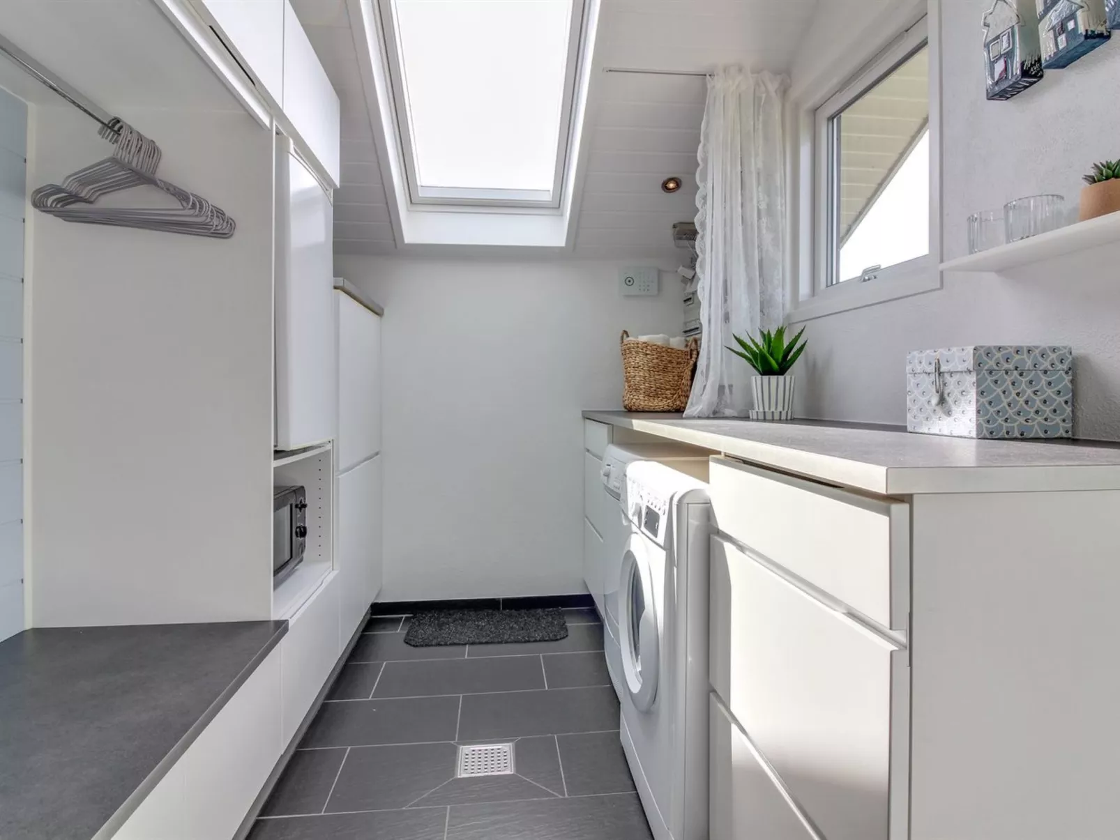 "Harmen" - 1.1km from the sea-Binnen