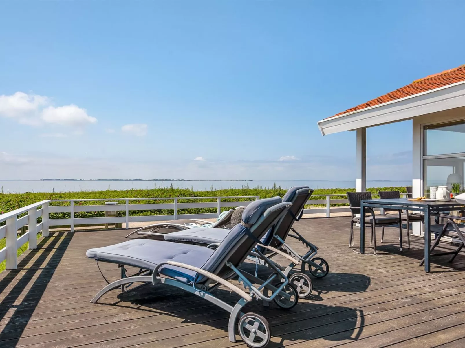 "Arnwith" - 20m from the sea-Buiten