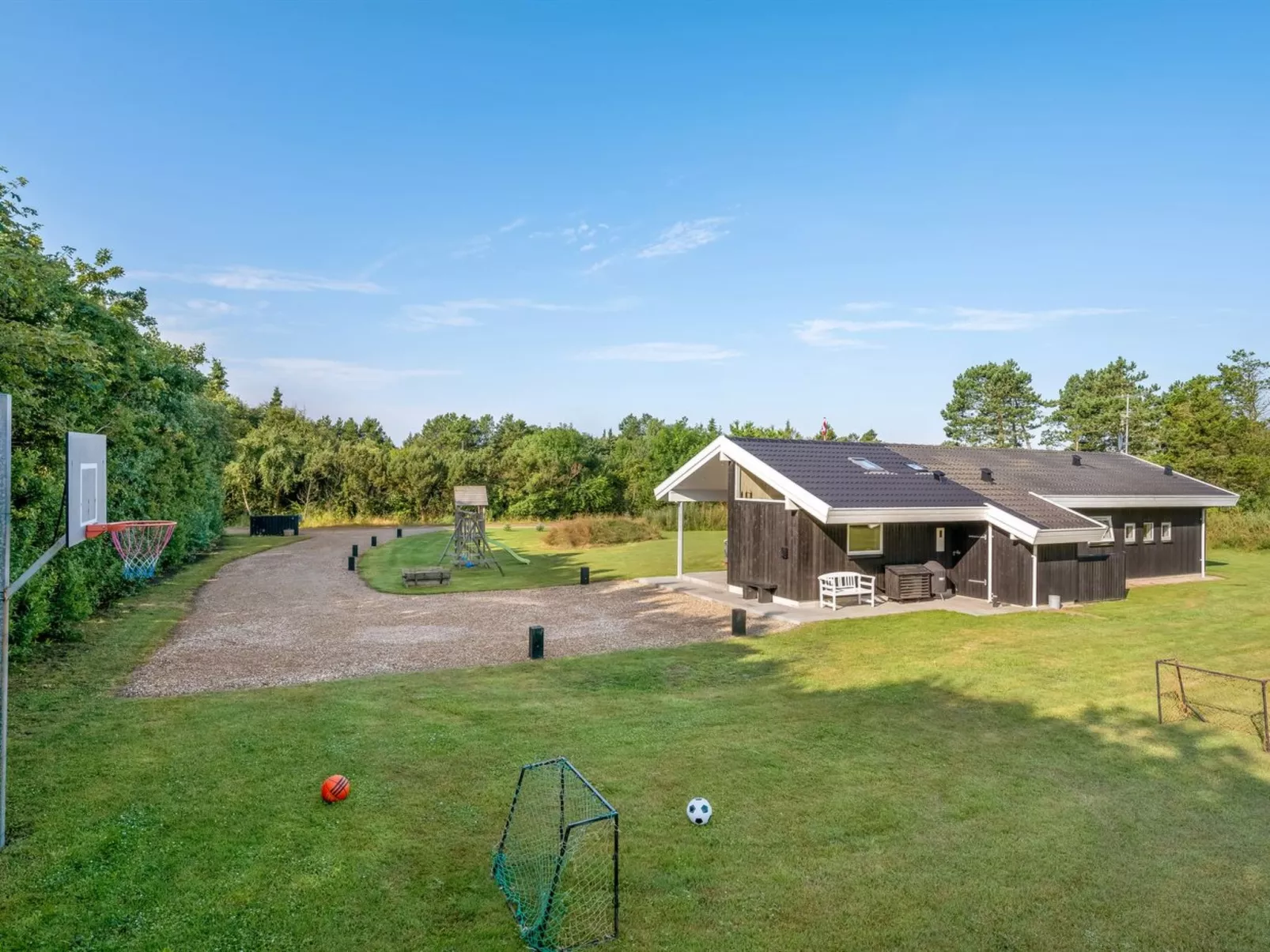 "Sviðandi" - 1.5km from the sea-Buiten