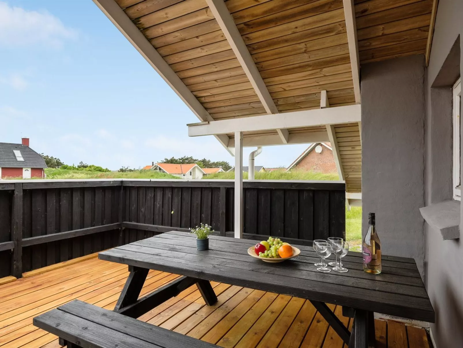 "Solbritt" - 330m to the fjord-Buiten