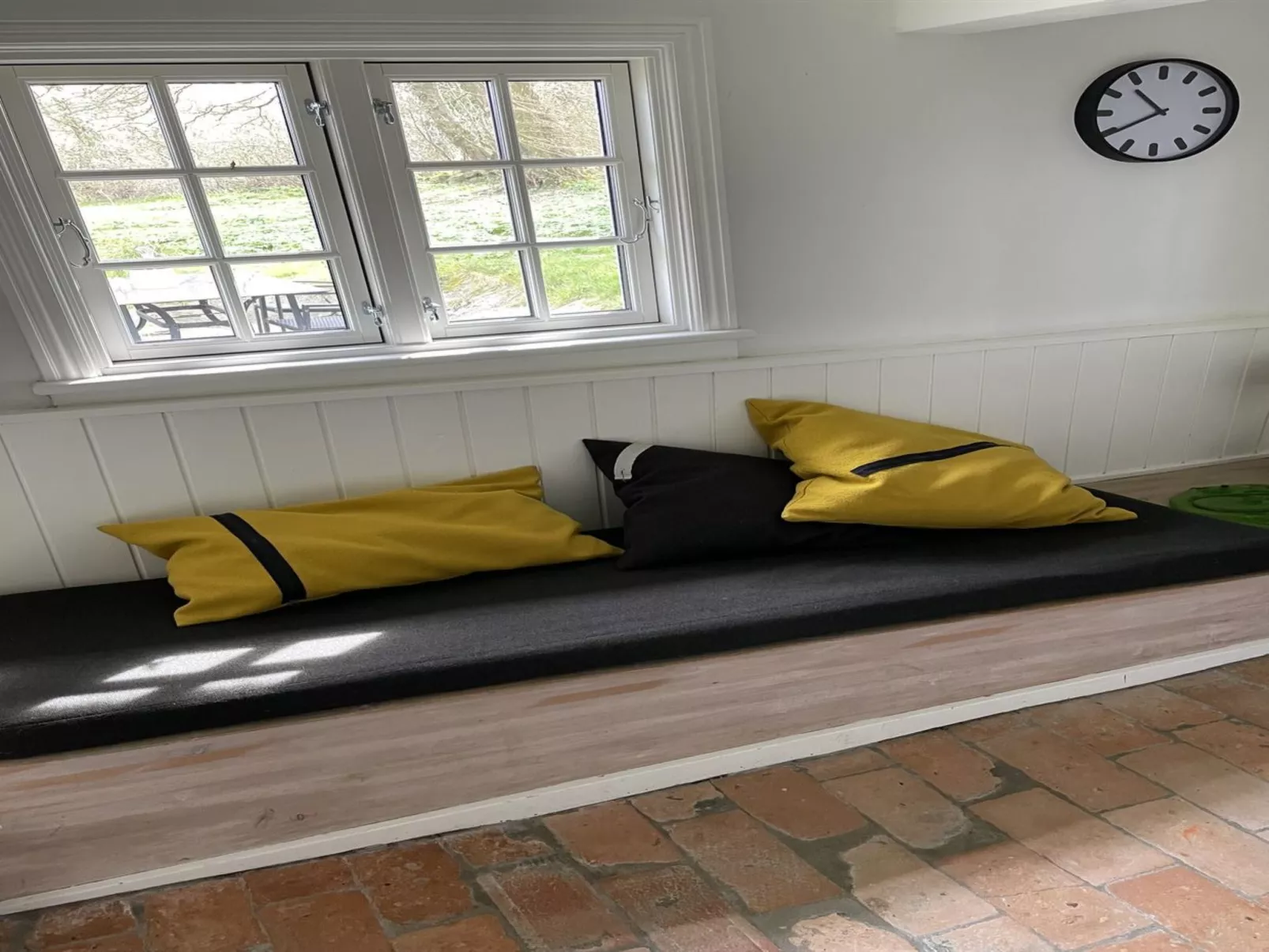 "Nyyrikki" - 100m from the sea-Binnen