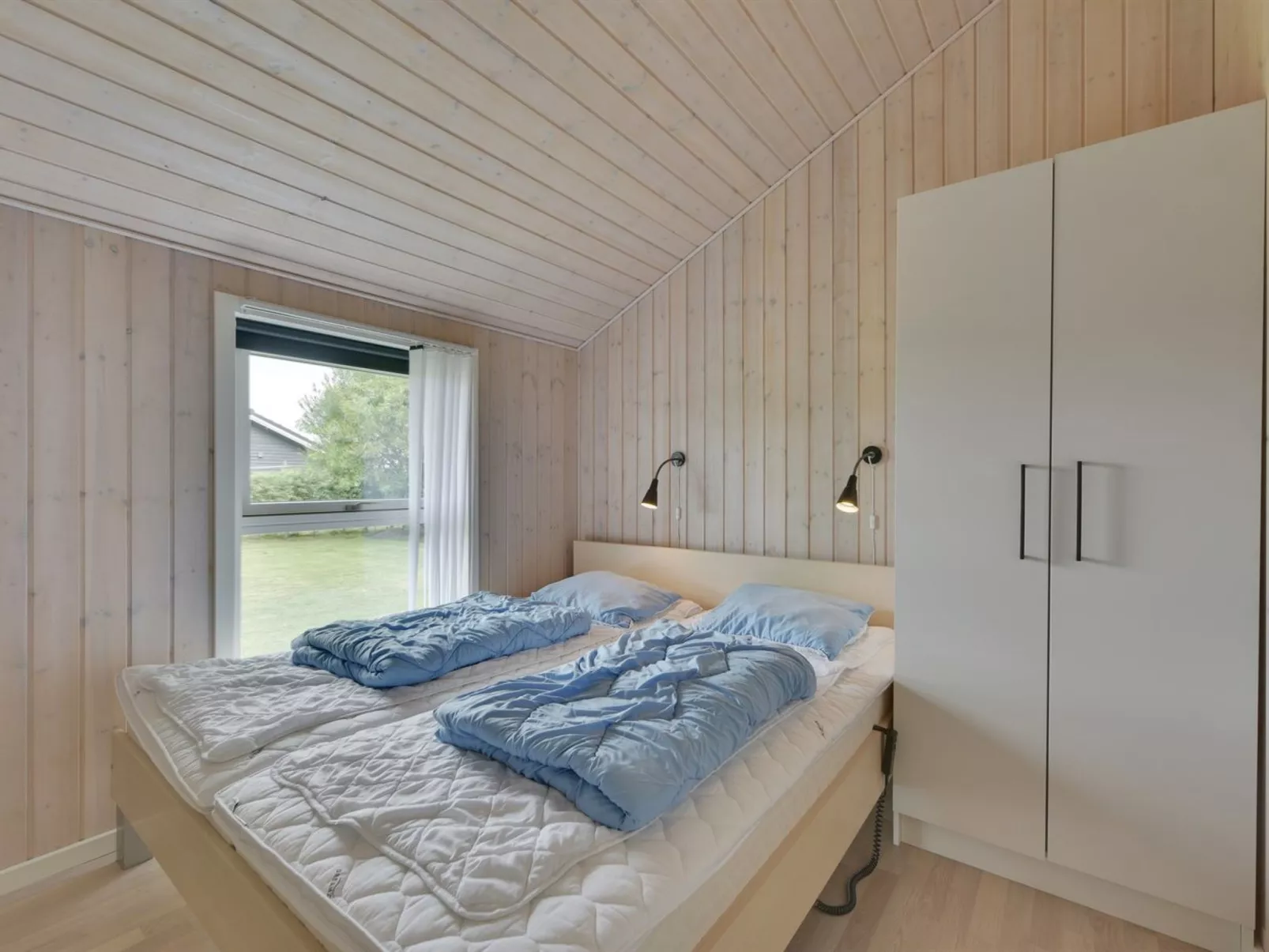 "Harth" - 700m to the fjord-Binnen