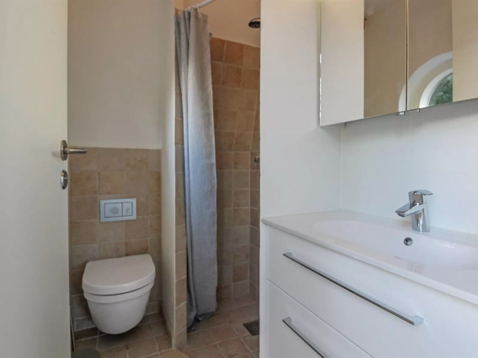 "Sasser" - 10m from the sea-Binnen