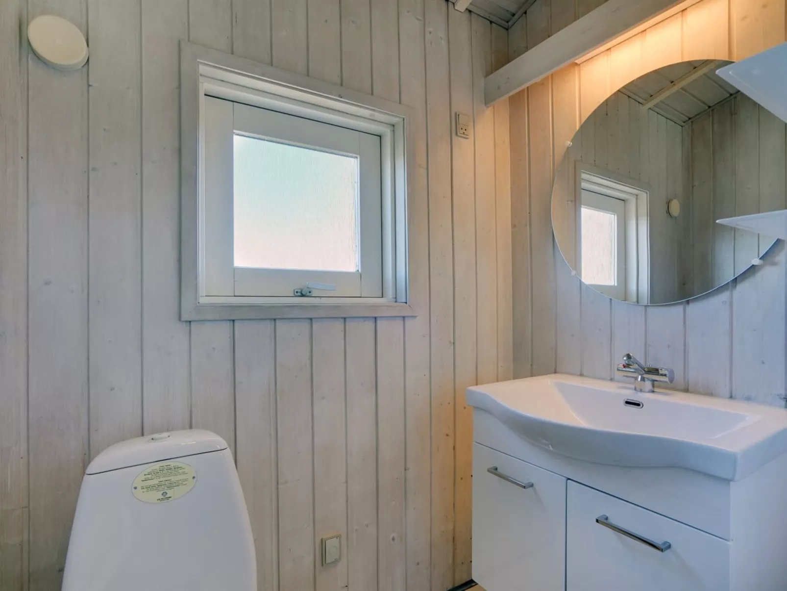 "Wighman" -  from the sea-Binnen