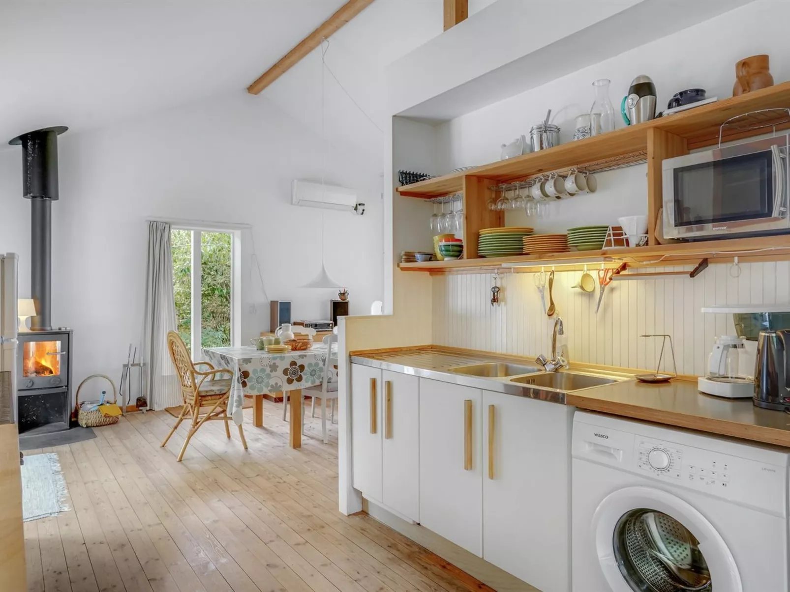 "Carmen" - 25m from the sea-Binnen