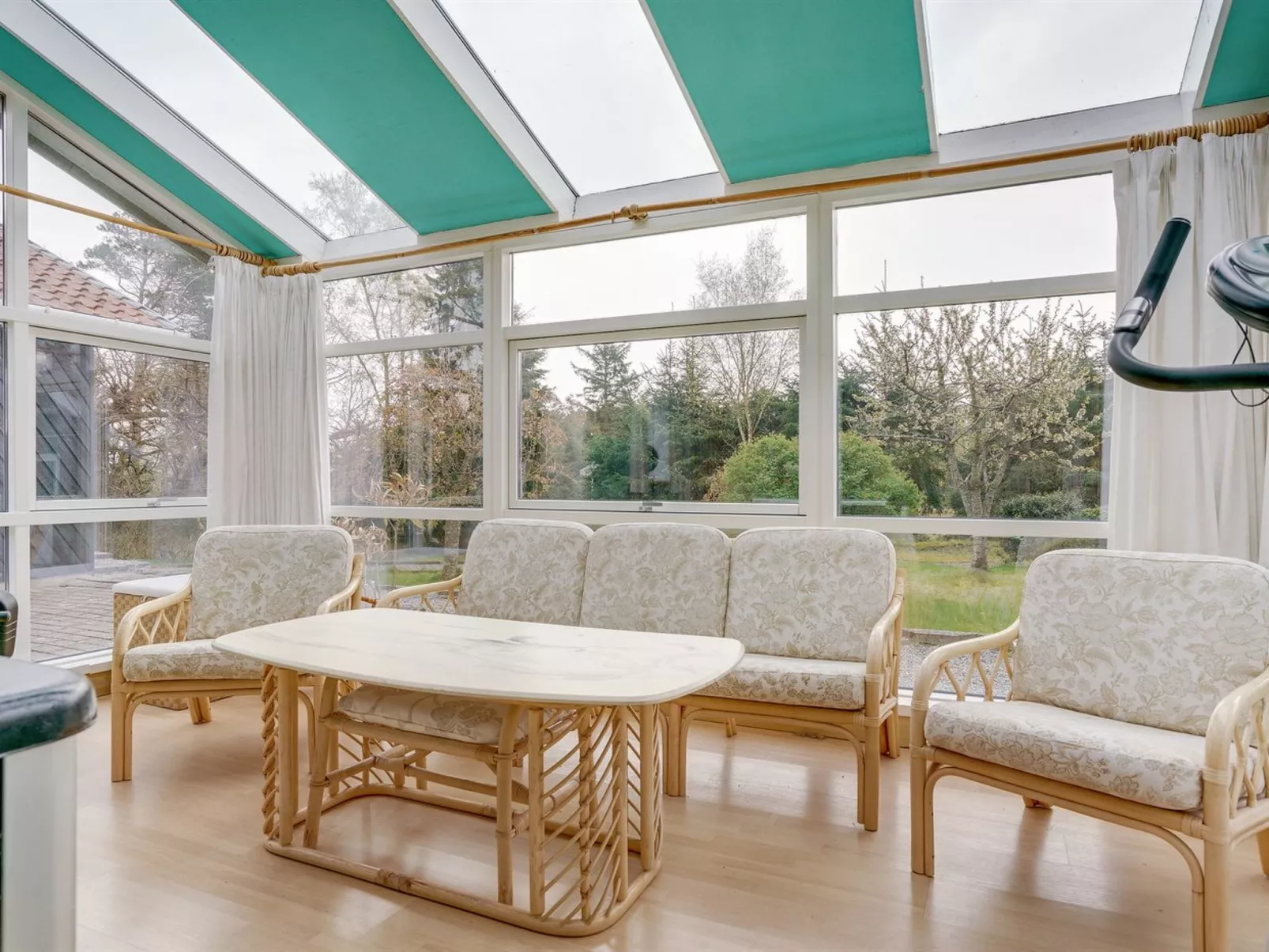 "Flora" - 150m from the sea-Binnen