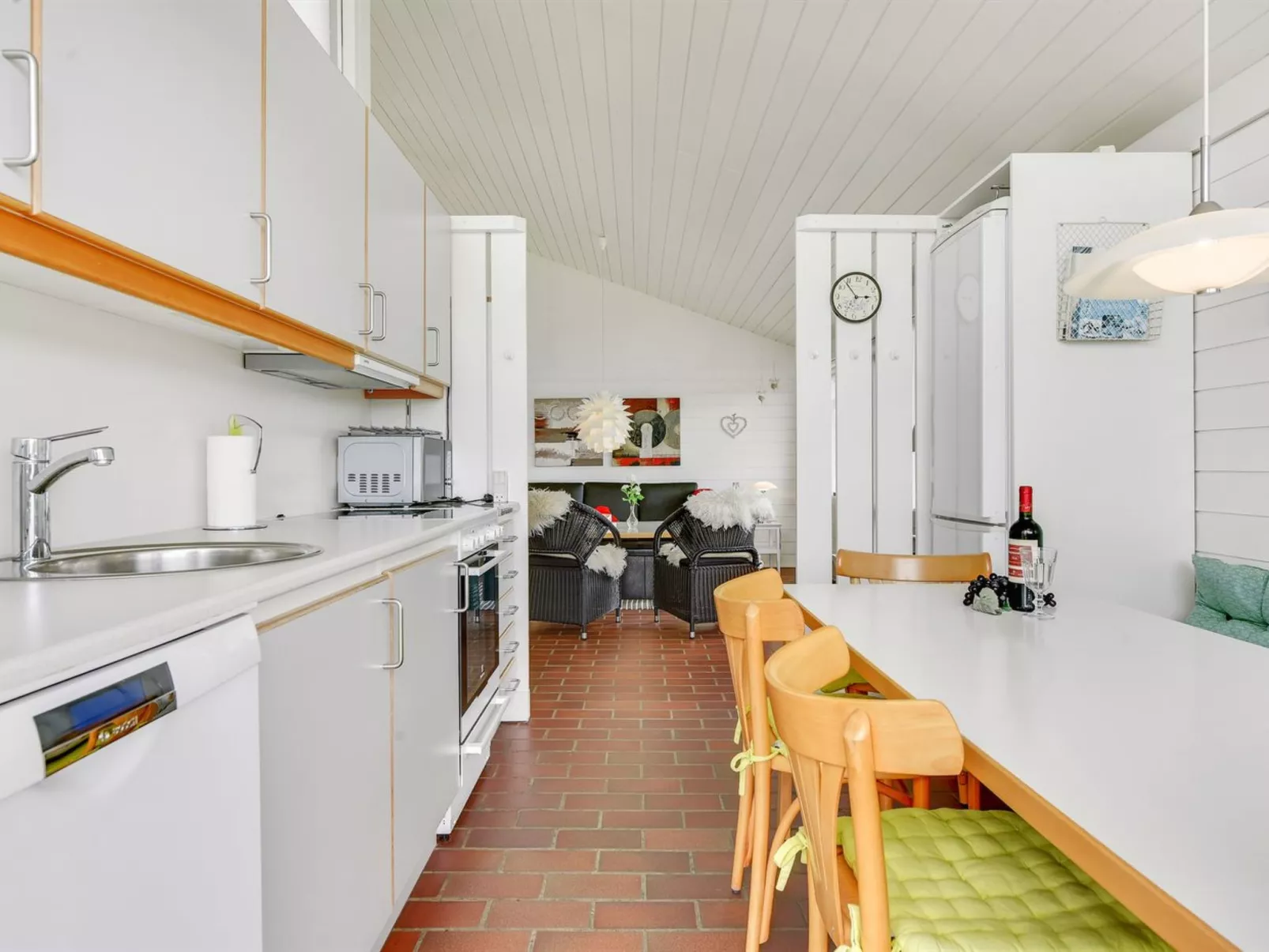 "Ditte" - 300m from the sea-Binnen