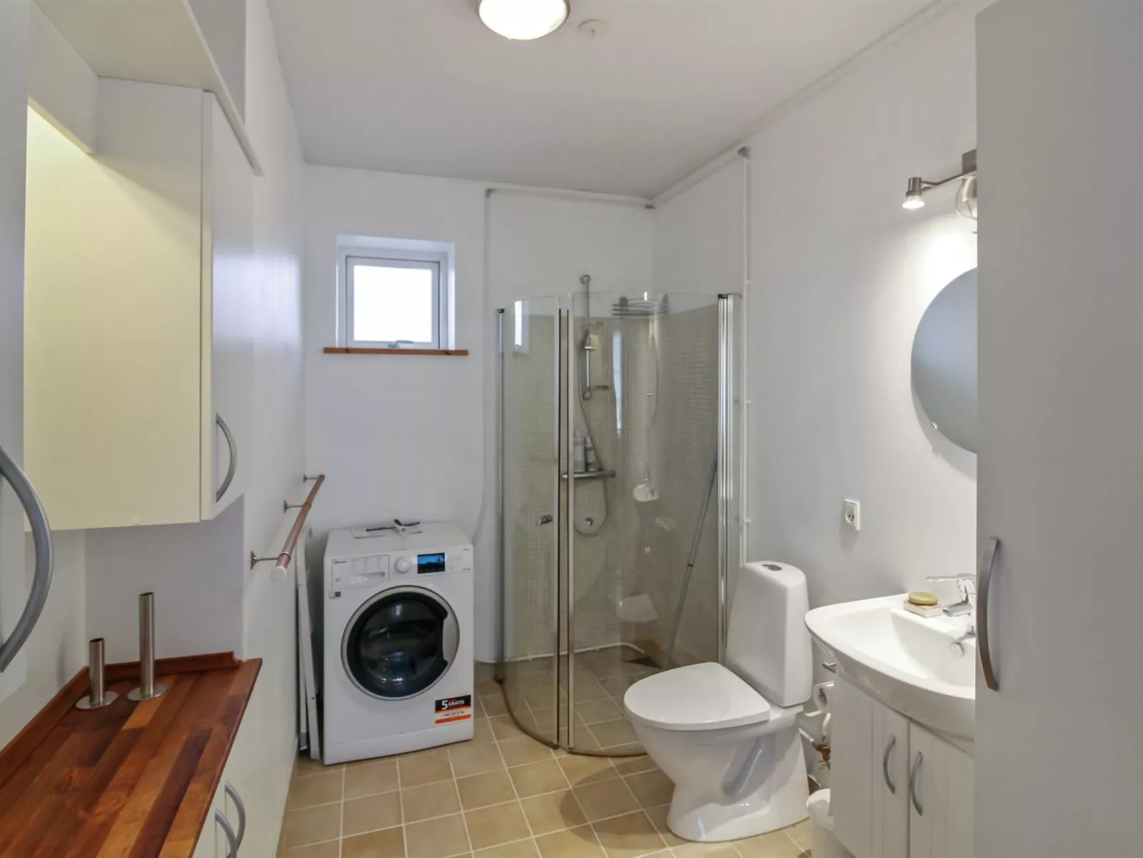 "Hunter" - 400m from the sea-Binnen