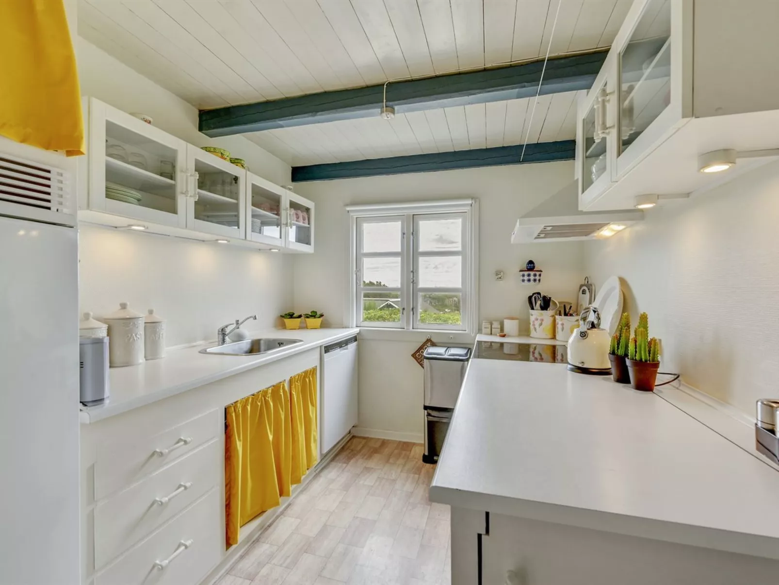 "Annika" -  from the sea-Binnen