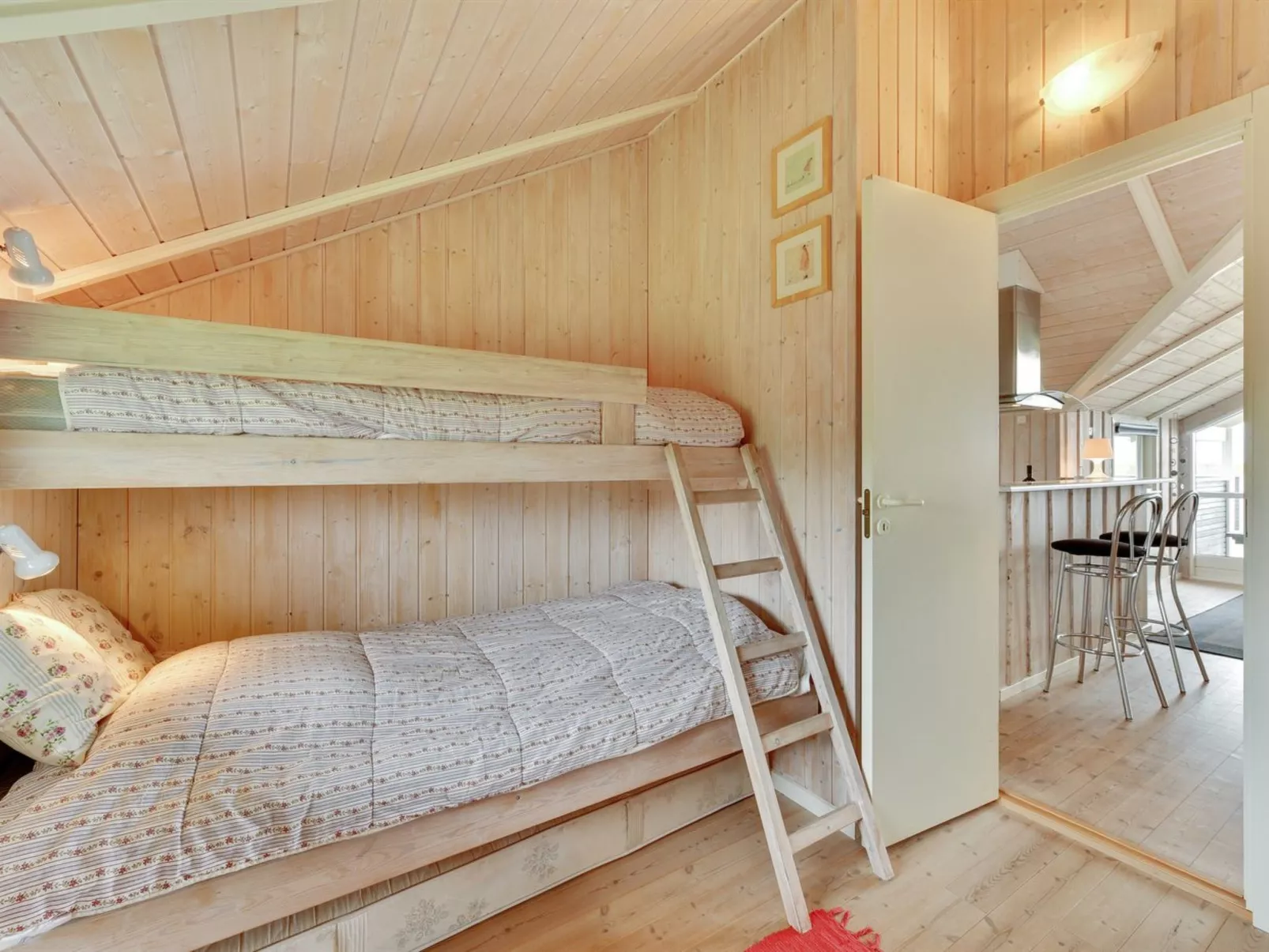 "Valea" - 300m to the fjord-Binnen