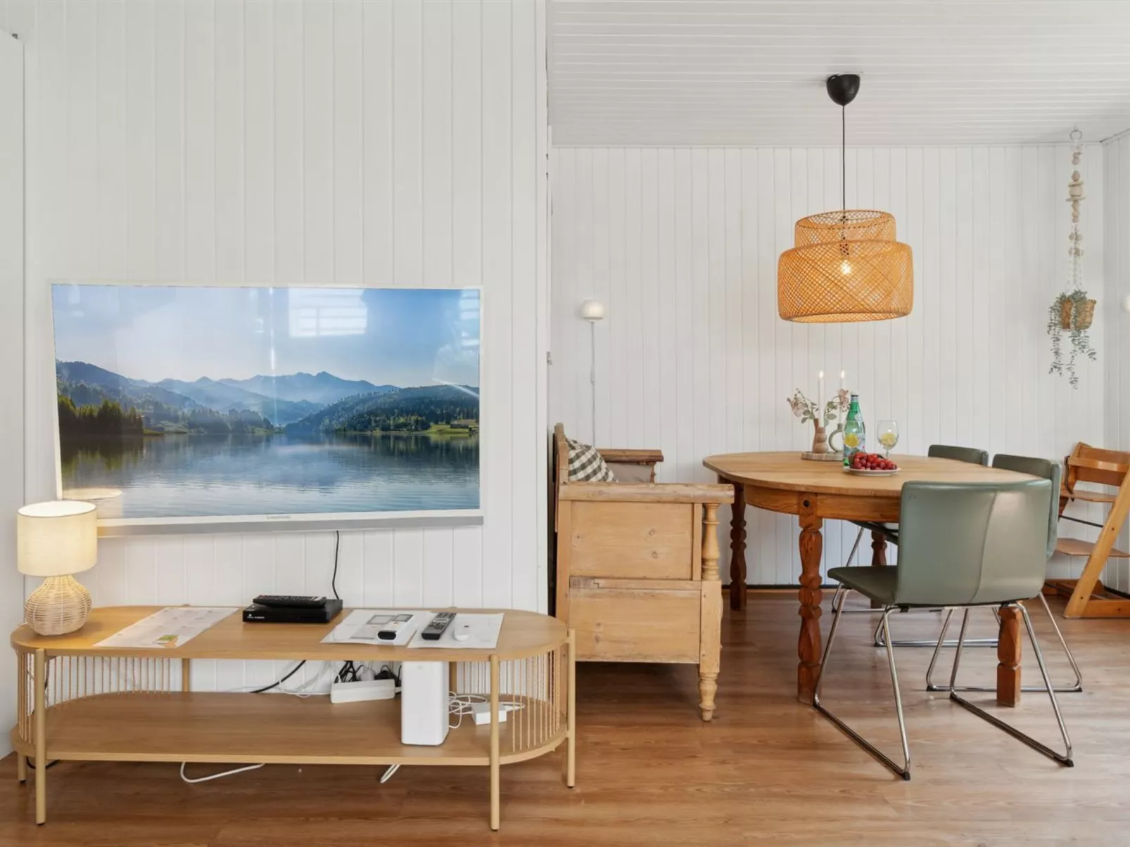 "Ellinor" - 300m from the sea-Binnen