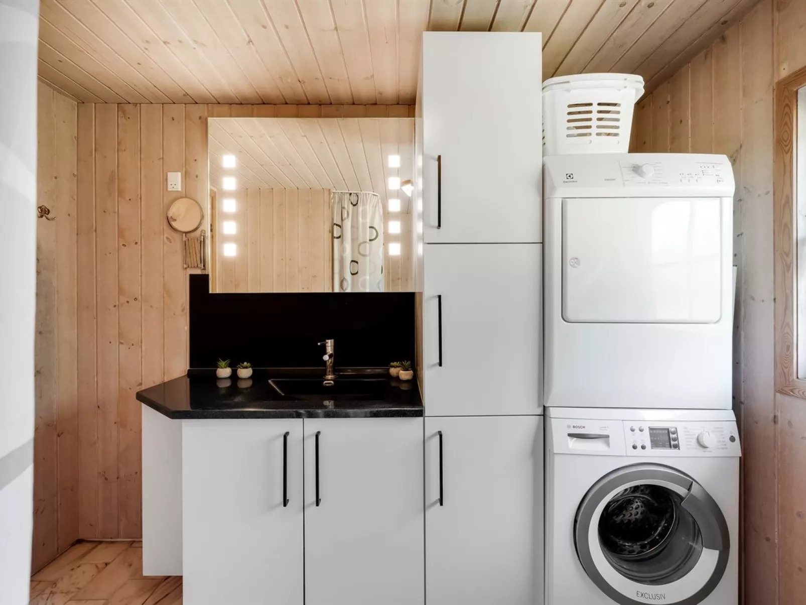 "Gunvald" - 2km to the fjord-Binnen