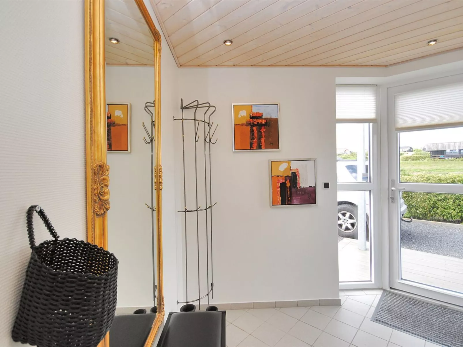 "Eberta" - 200m to the fjord-Binnen